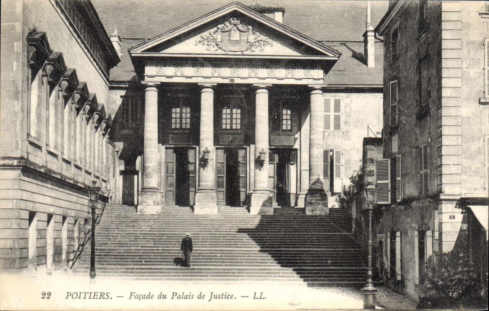 CPA Palais de justice Poitiers Facade 