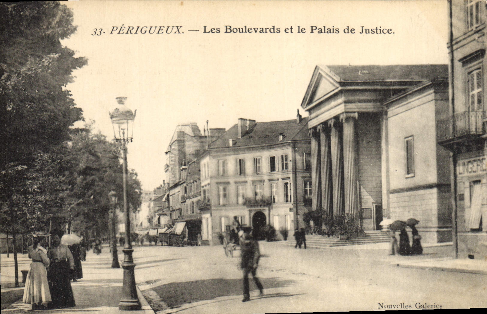 CPA Perigueux Les boulevards et le Palais de justice