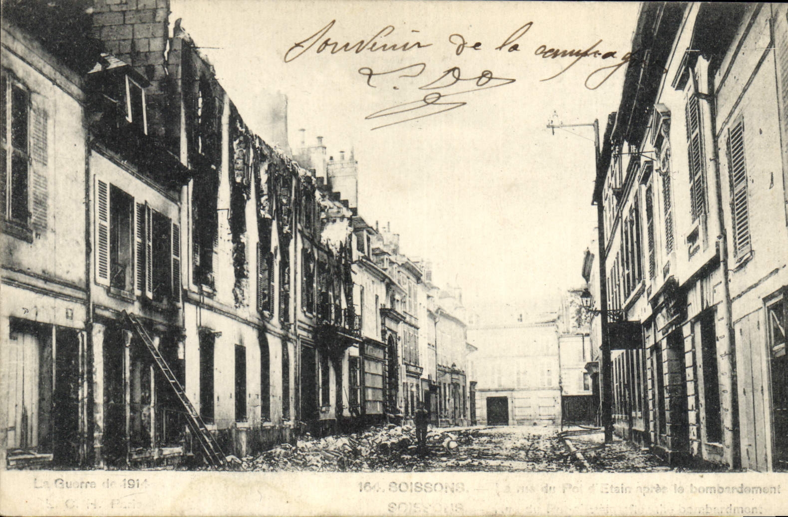 CPA Militaria Soissons 