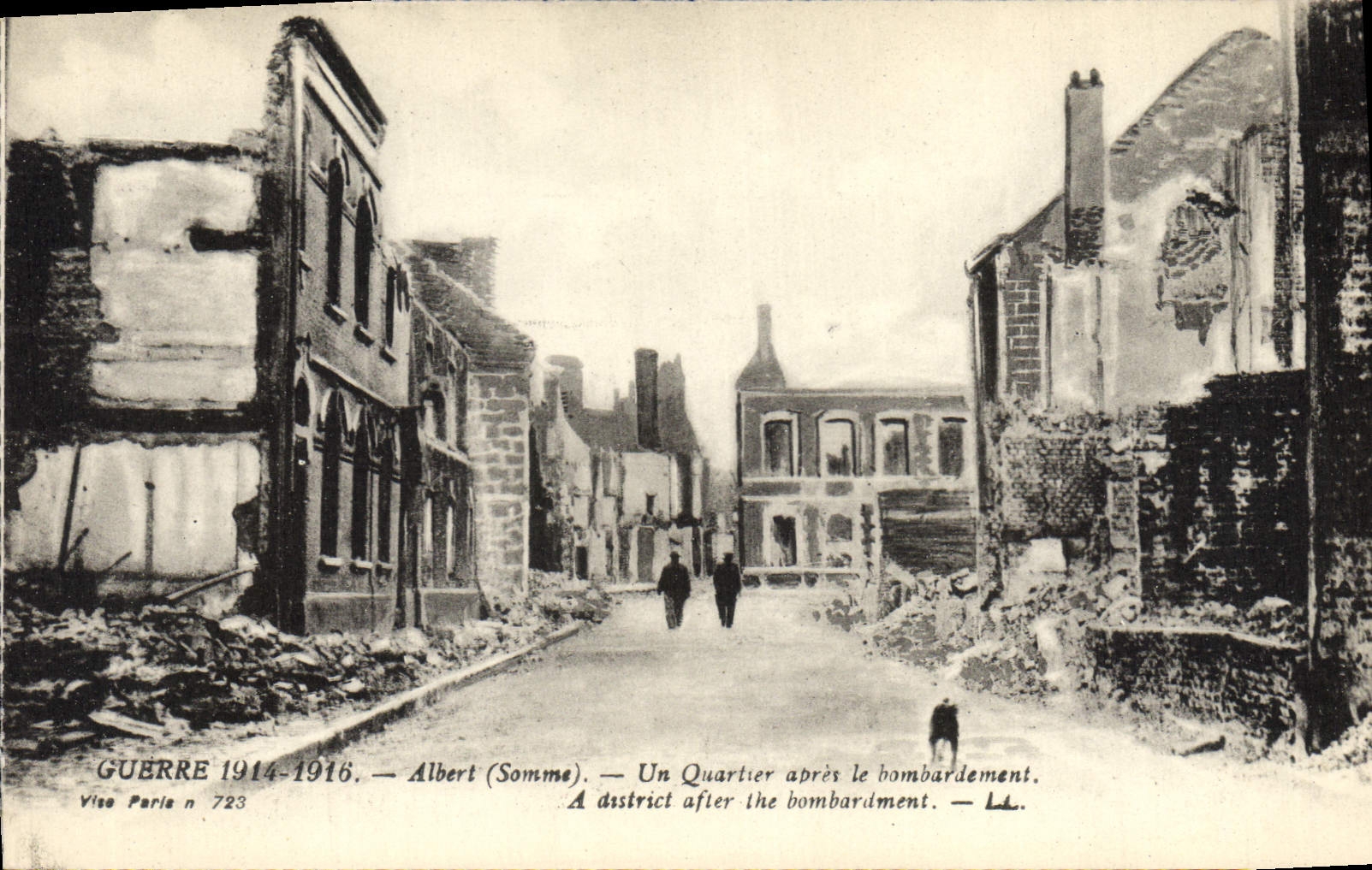 CPA Militaria Albert Un quartier apres le bombardement