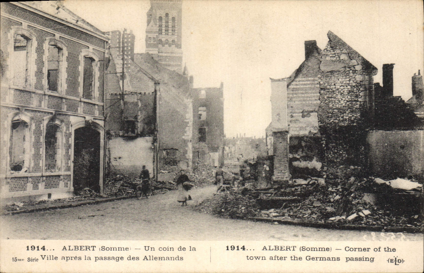 CPA Militaria Albert Un coin de la ville apres le passage des Allemands 