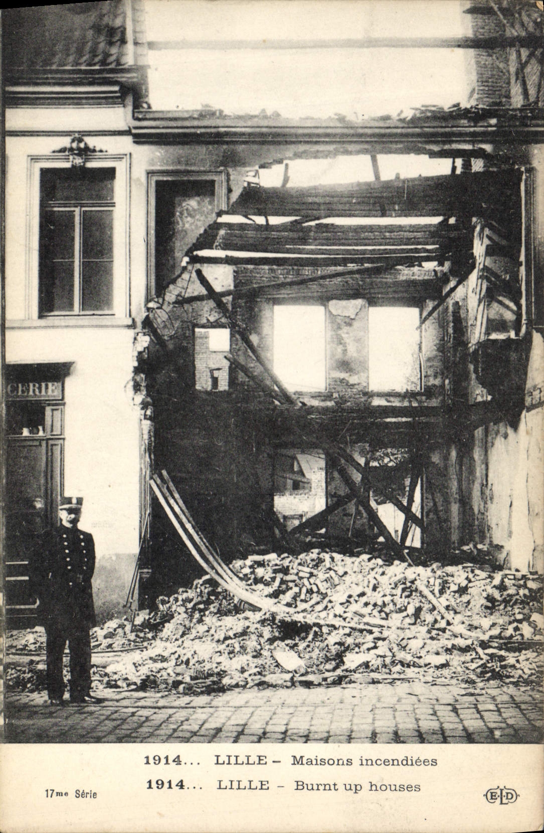 CPA Militaria Lille Maisons incendiees