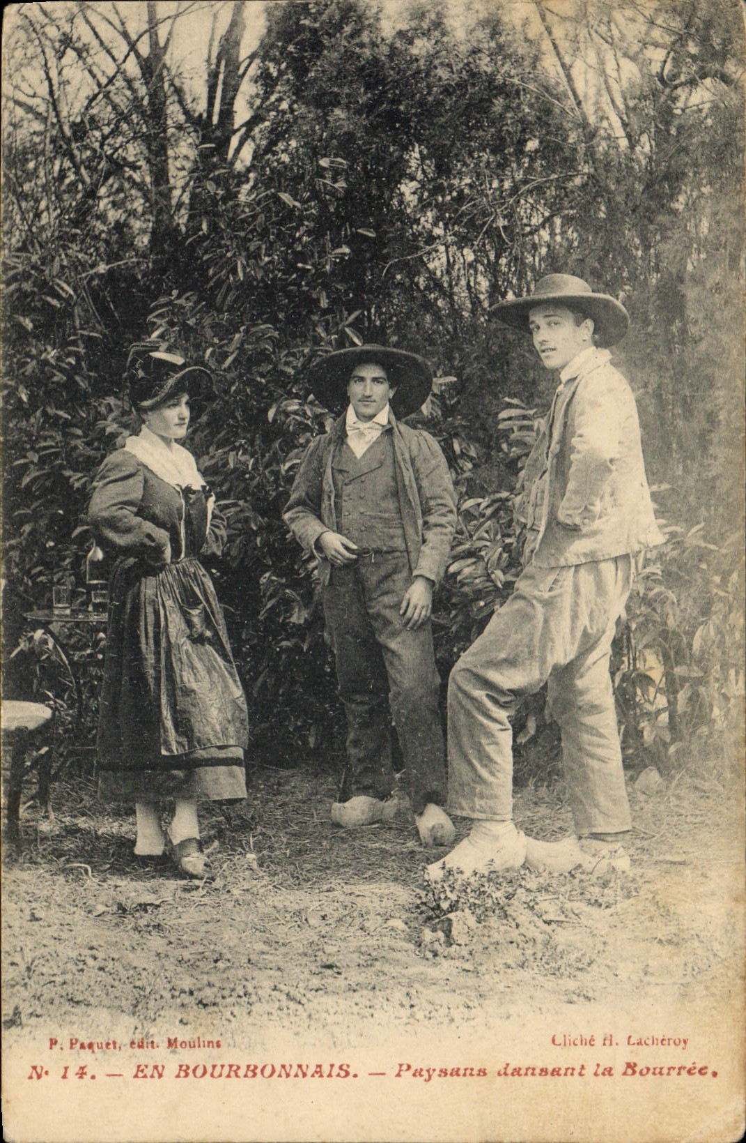 CPA Folklore En Bourbonnais Paysans dansant la bourree 