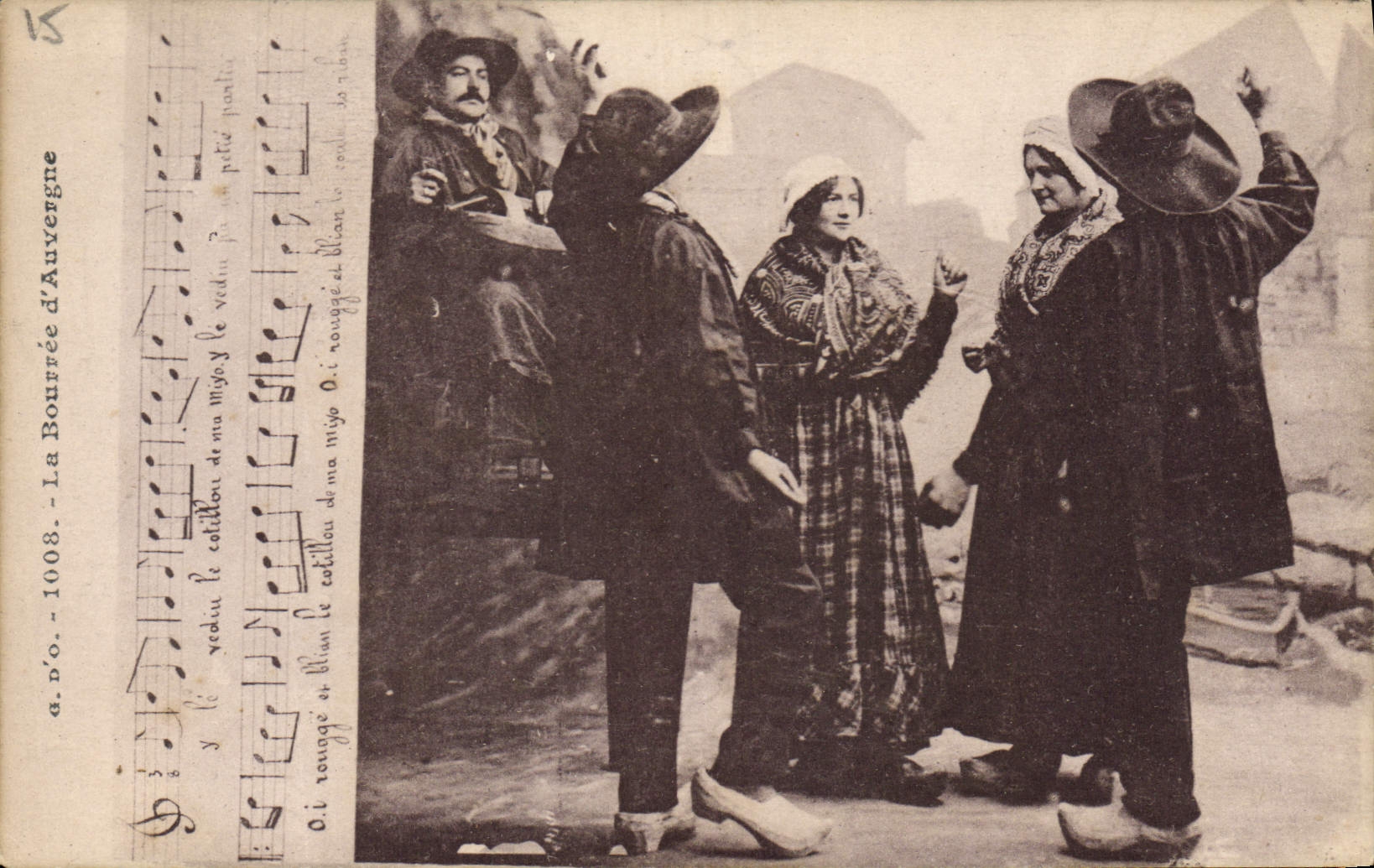 CPA Folklore La Bourree d'Auvergne 