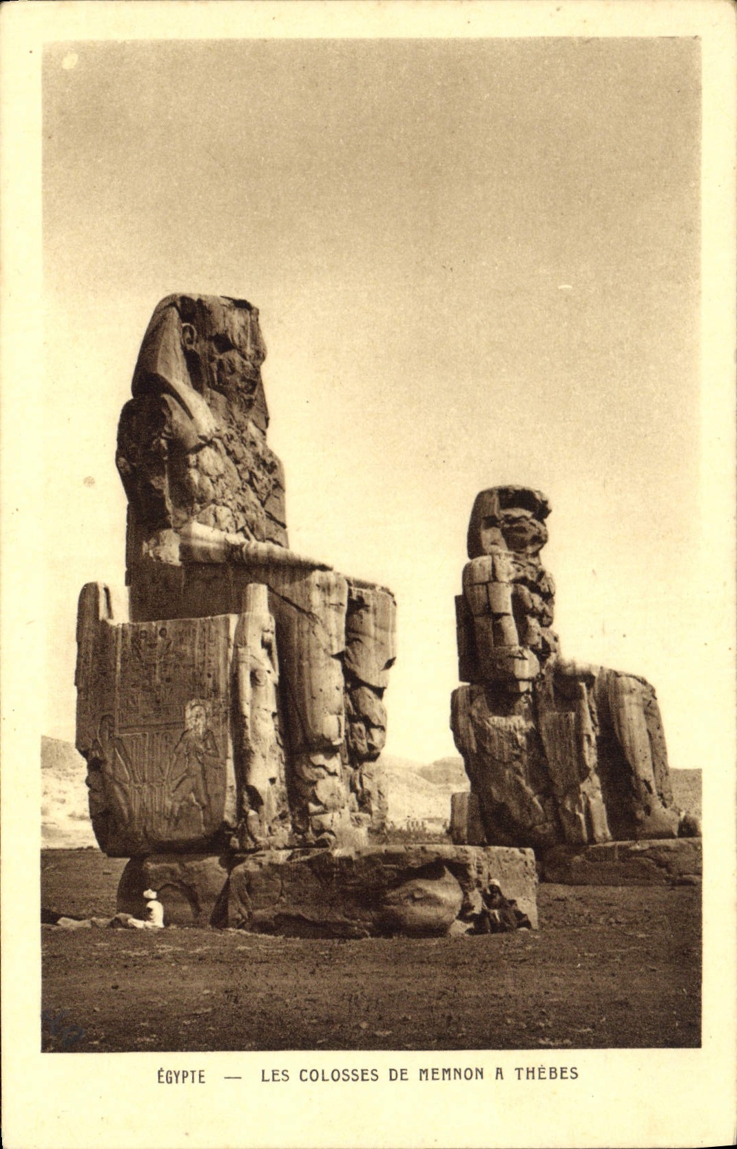 CPA Egypte Egypt Les colosses de Mennon a Thebes 