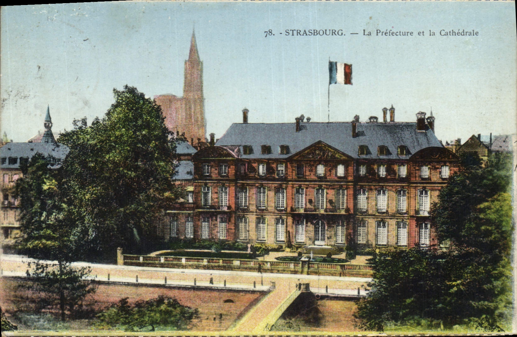 CPA Strasbourg La Prefecture et la cathedrale