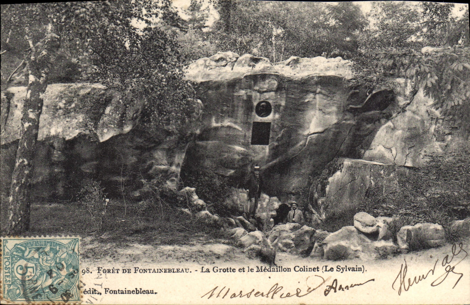 CPA Grotte Grottes Foret de Fontainebleau La grotte et le medaillon Colinet Le Sylvain