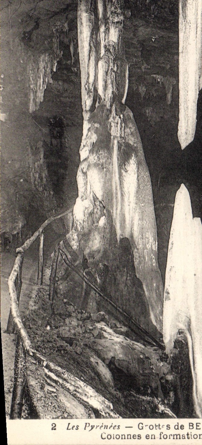 CPA Grotte Grottes de Betharram Colonnes en formation