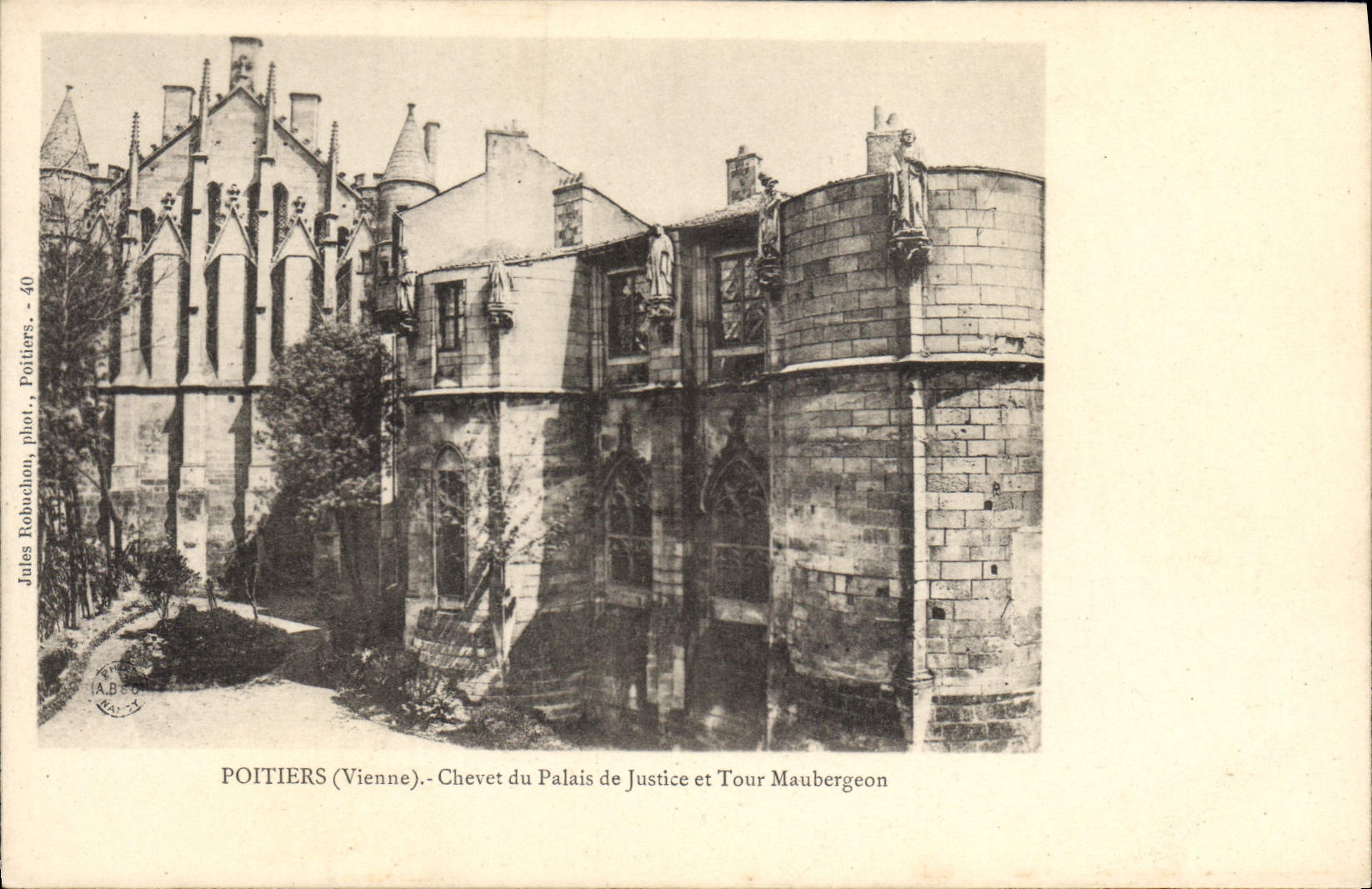 CPA Poitiers Vienne Chevet du Palais de Justice et Tour Maubergeon 