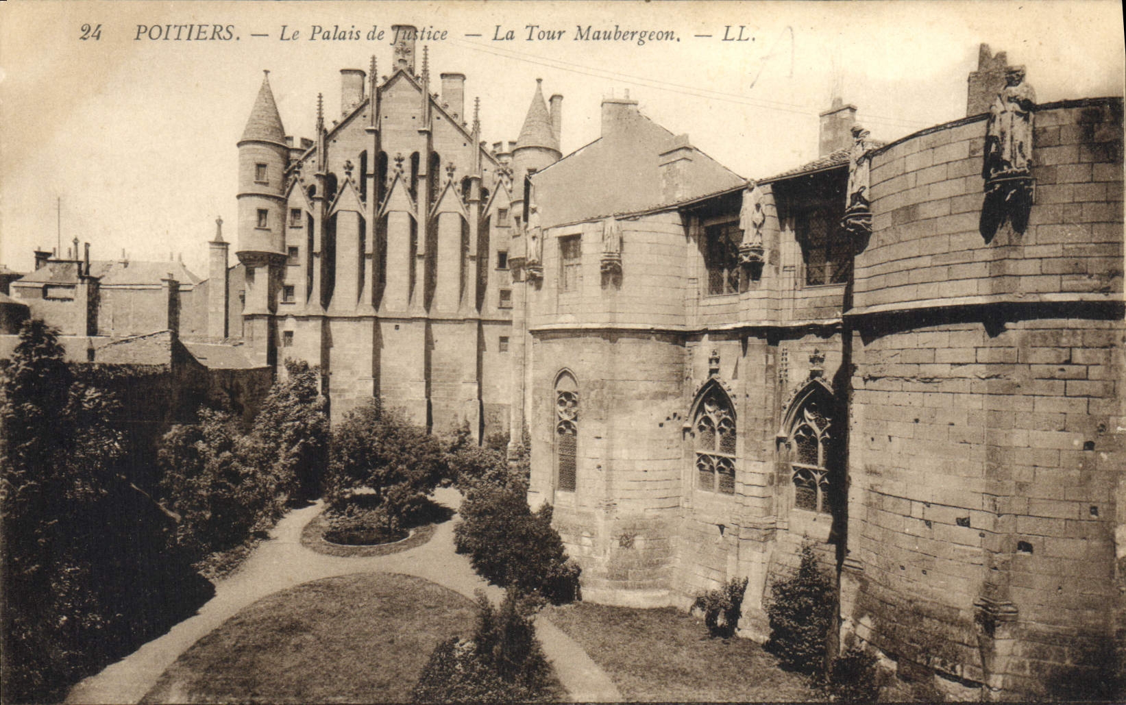 CPA Poitiers Le Palais de Justice La Tour Maubergeon 