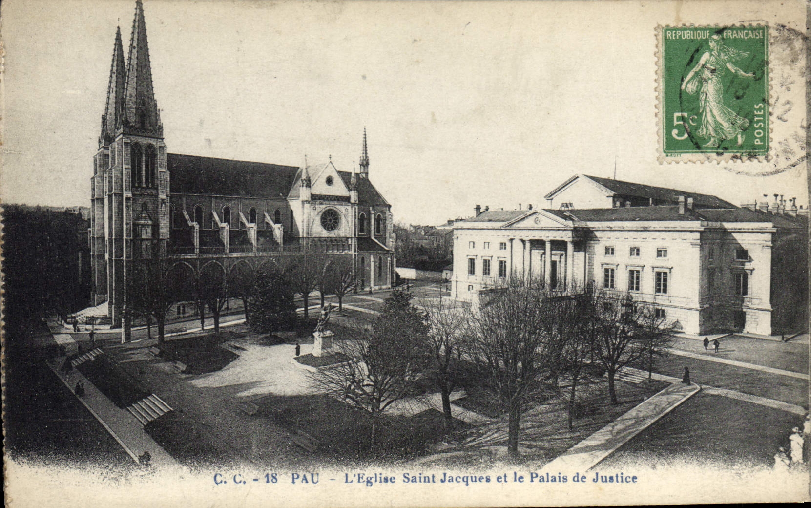 CPA Pau L'Eglise Saint Jacques et le Palais de Justice 