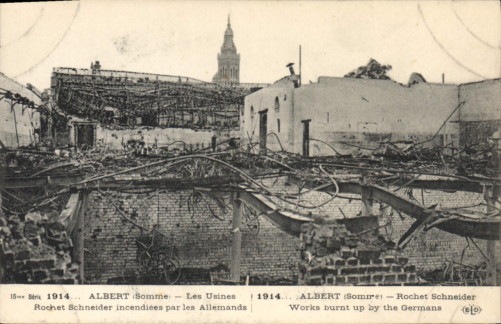 CPA Militaria Albert Somme Les Usines Rochet Schneider incendiees par les Allemands 