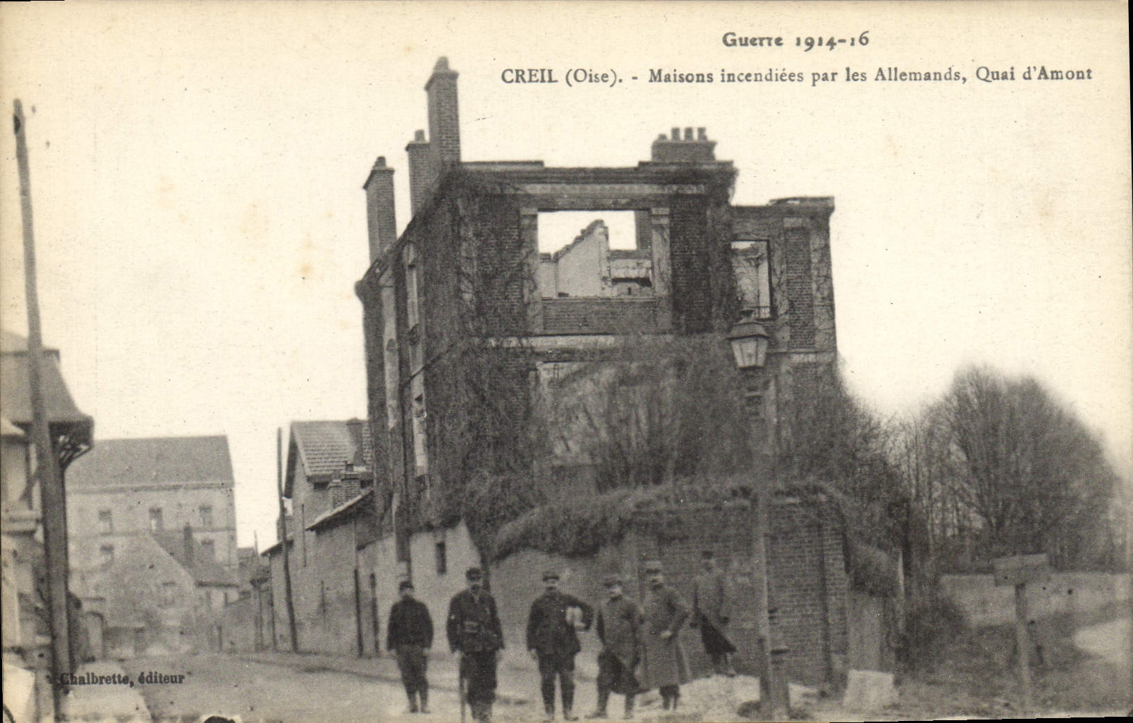 CPA Militaria Creil Oise Maisons incendiees par les Allemands Quai d'Amont