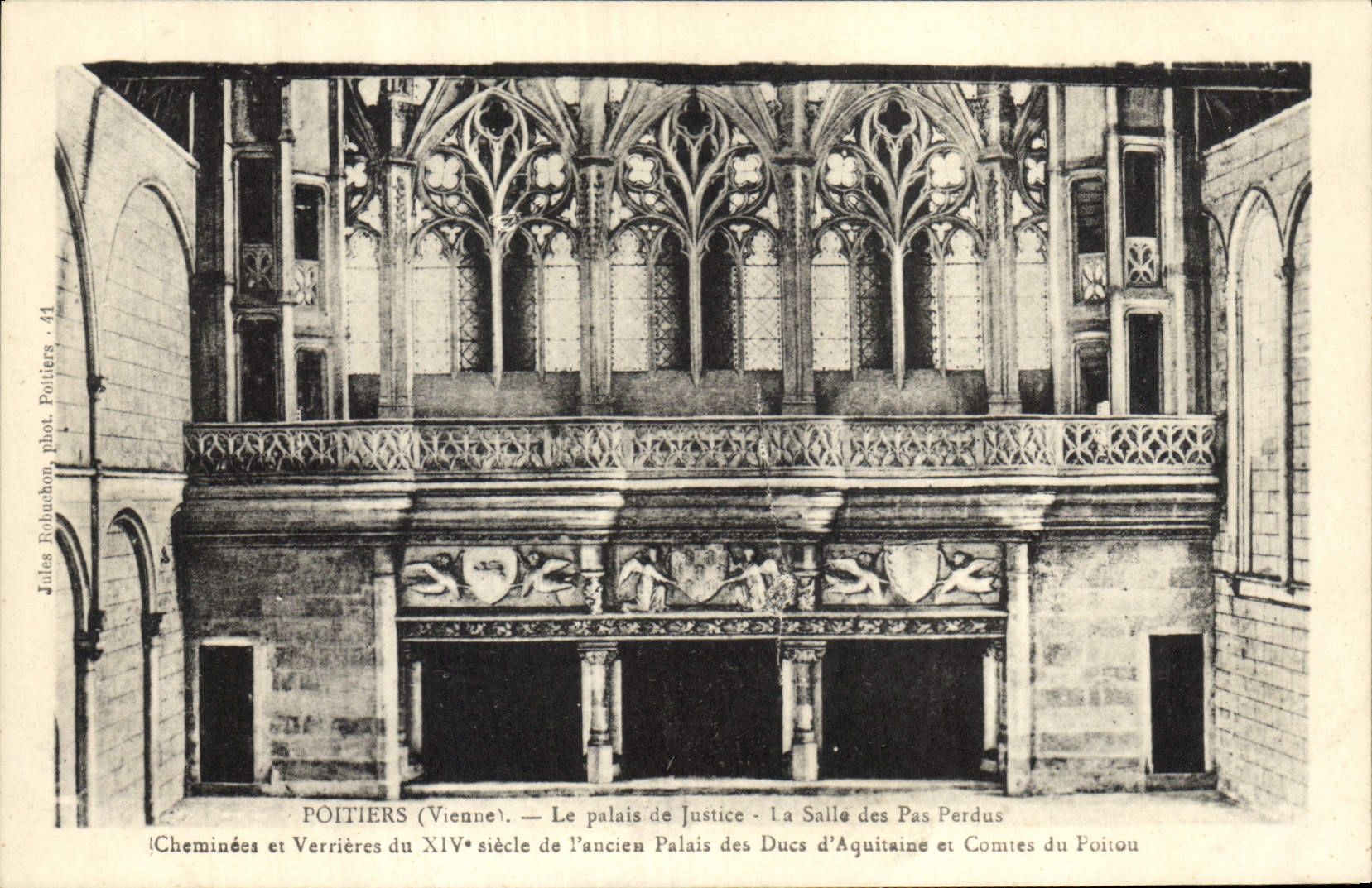 CPA Palais de Justice La Salle des Pas Perdus Poitiers