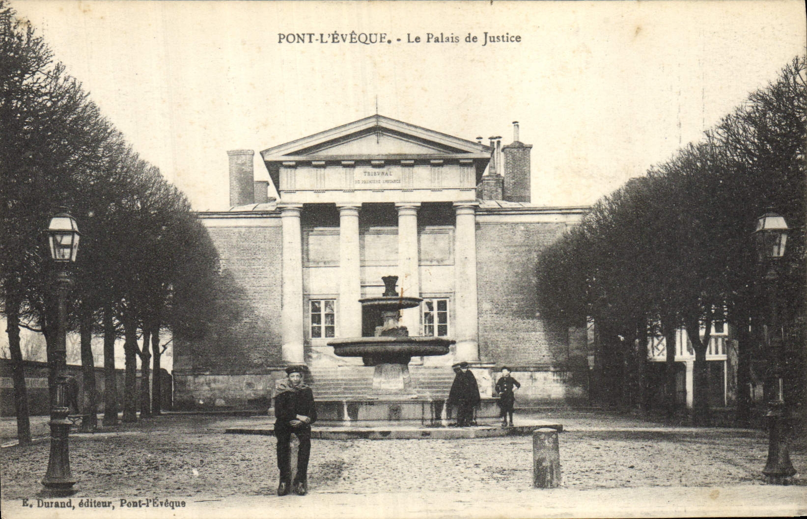 CPA Palais de Justice Pont L'Eveque