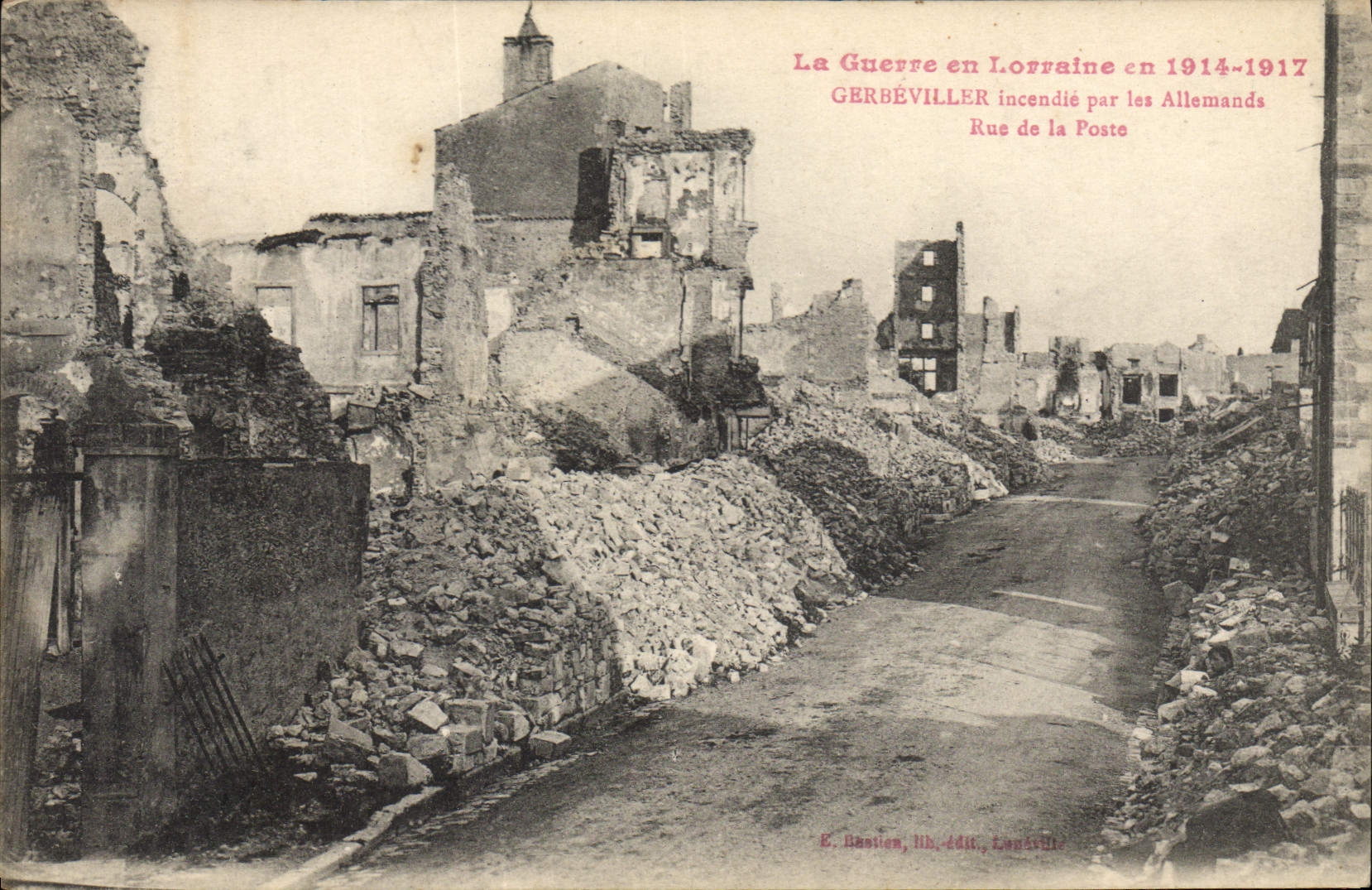 CPA Militaria Gerbeviller incendie par les Allemands Rue de la Poste 