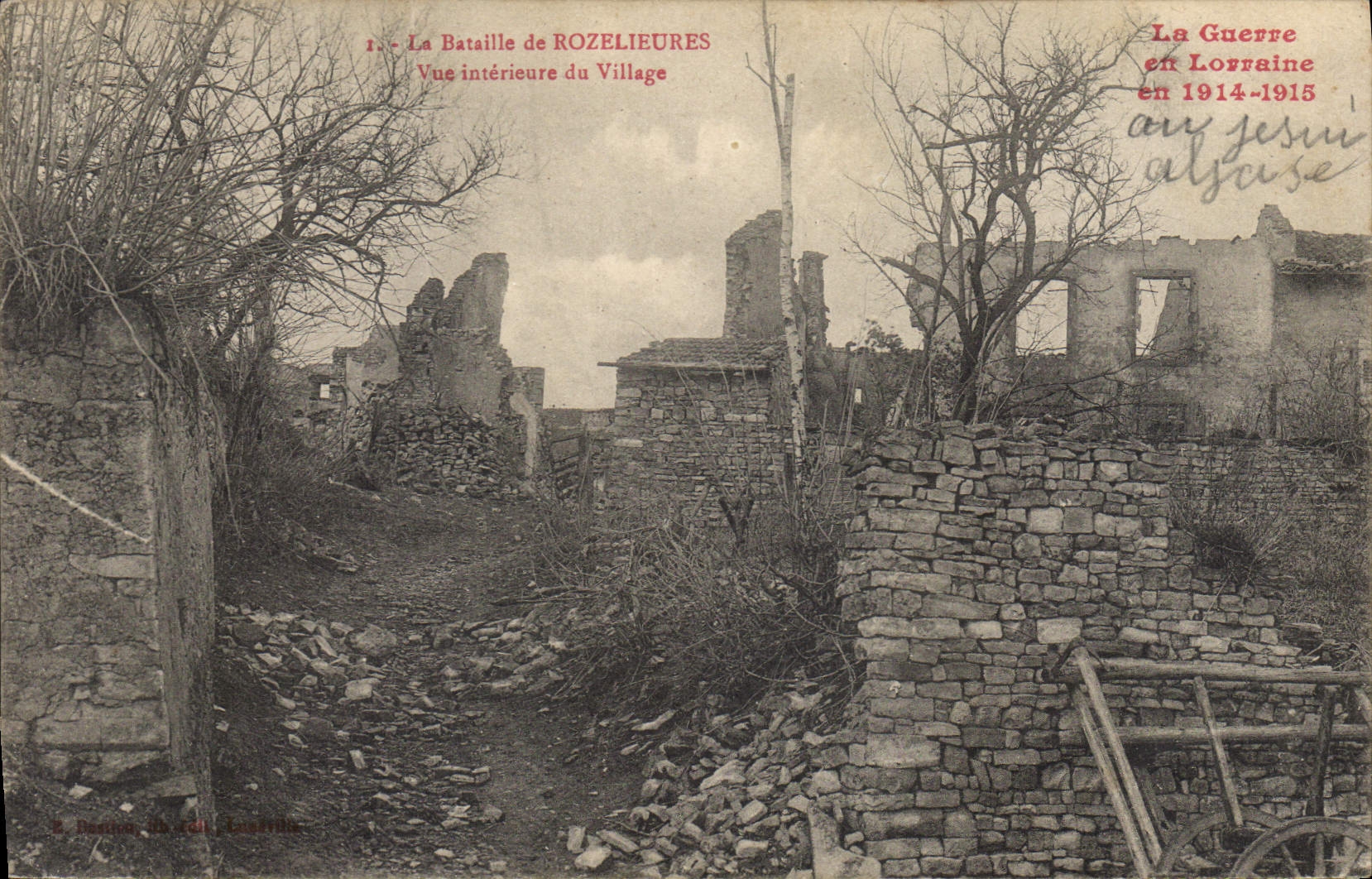CPA Militaria La bataille de Rozelieures Vue interieure d'un village