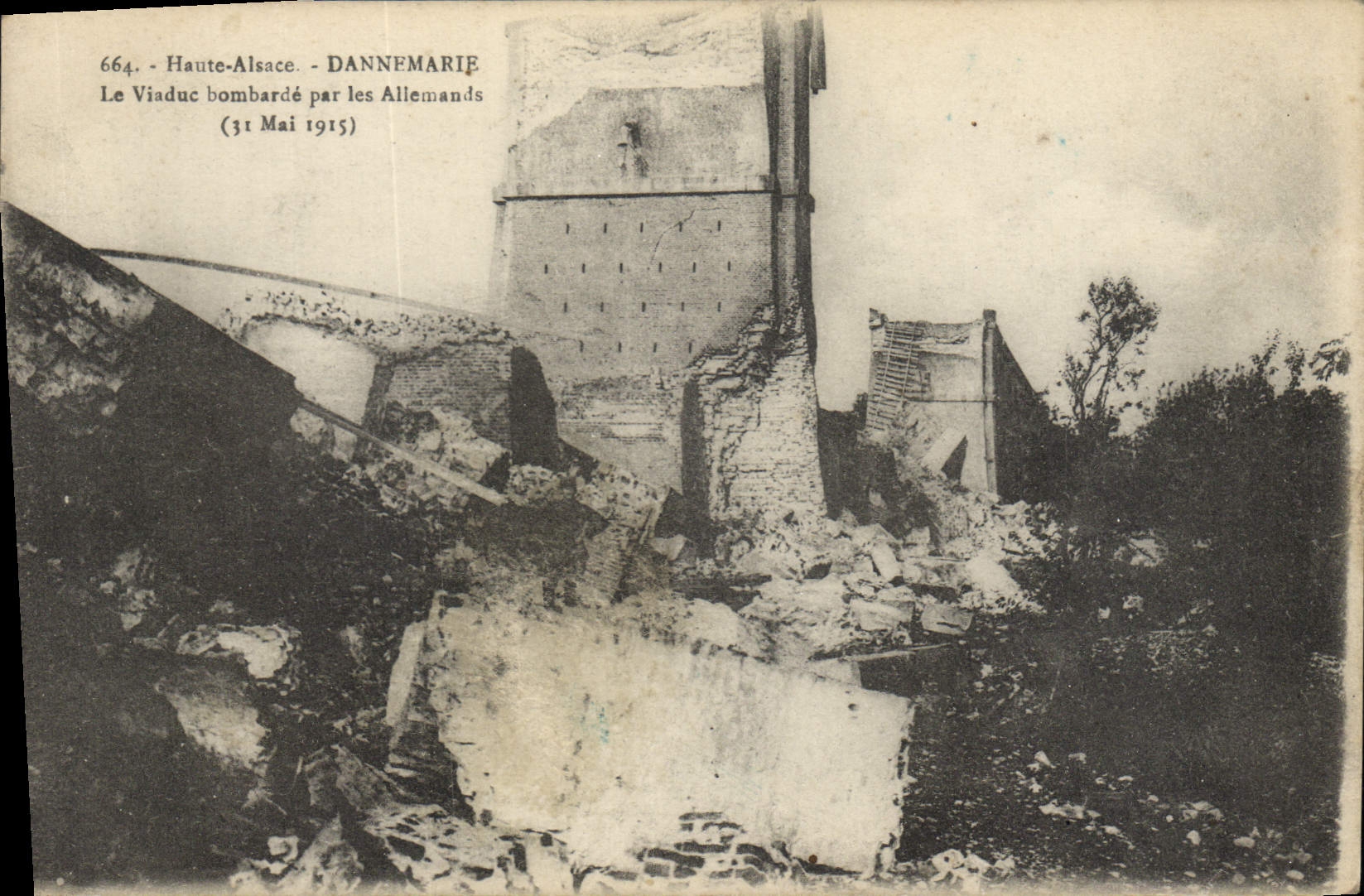 CPA Militaria Dannemarie Le viaduc bombarde par les Allemands