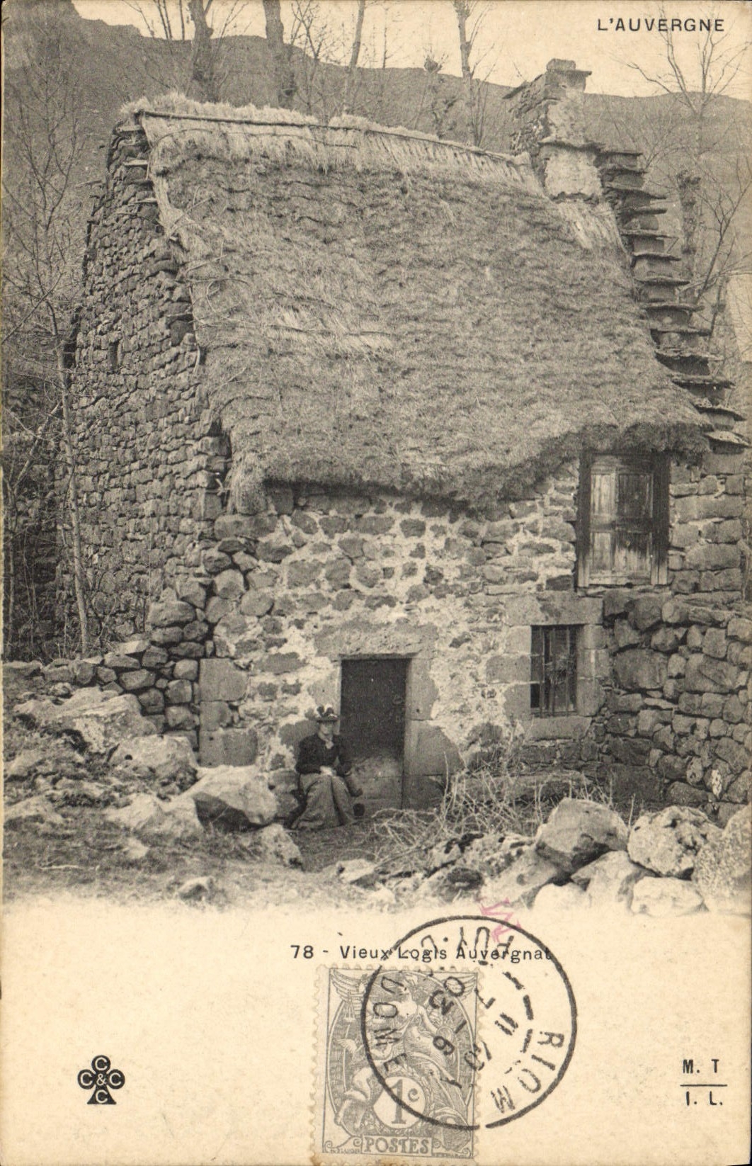 CPA Folklore Vieux logis Auvergnat