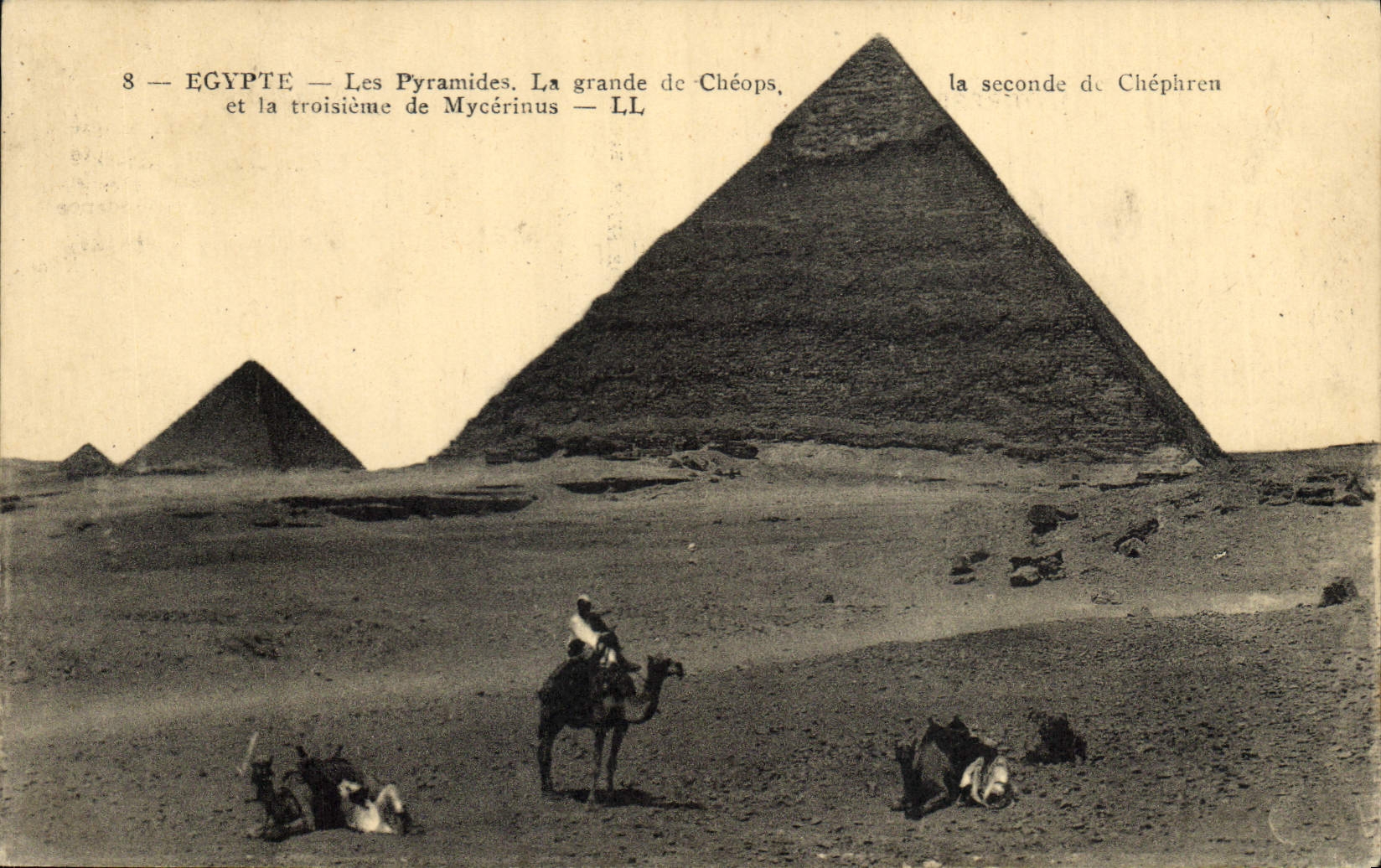 CPA Egypt Egypte Les pyramides La grande de Cheops le seconde de Chephren et la troisieme de Mycerin
