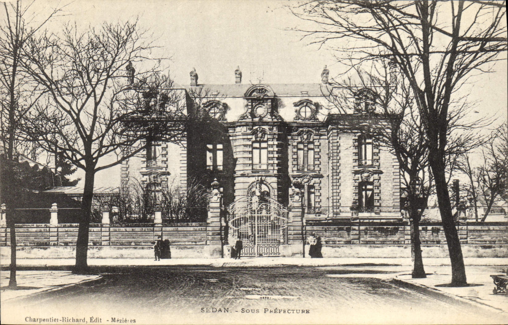 CPA Sedan Sous Prefecture 