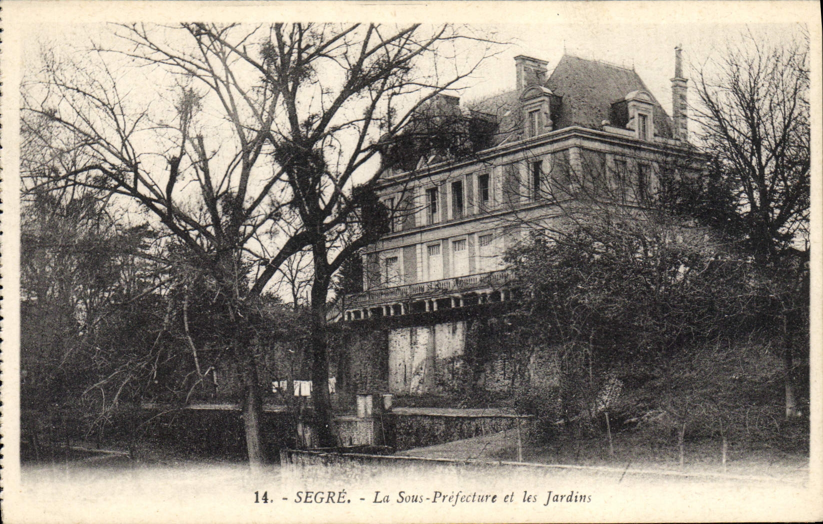 CPA Segre La Sous Prefecture et les jardins