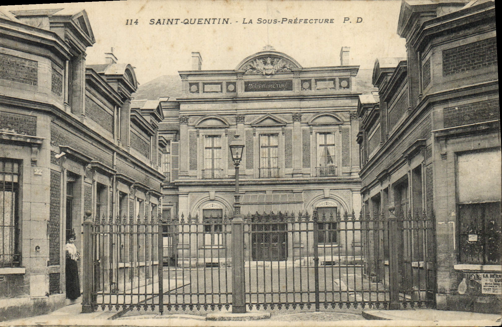 CPA Saint Quentin La Sous Prefecture 
