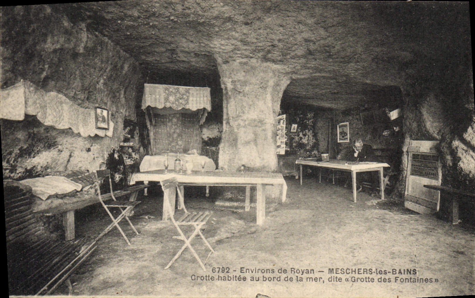 CPA Grotte Grottes Environs de Royan Meschers les Bains Grotte des fontaines
