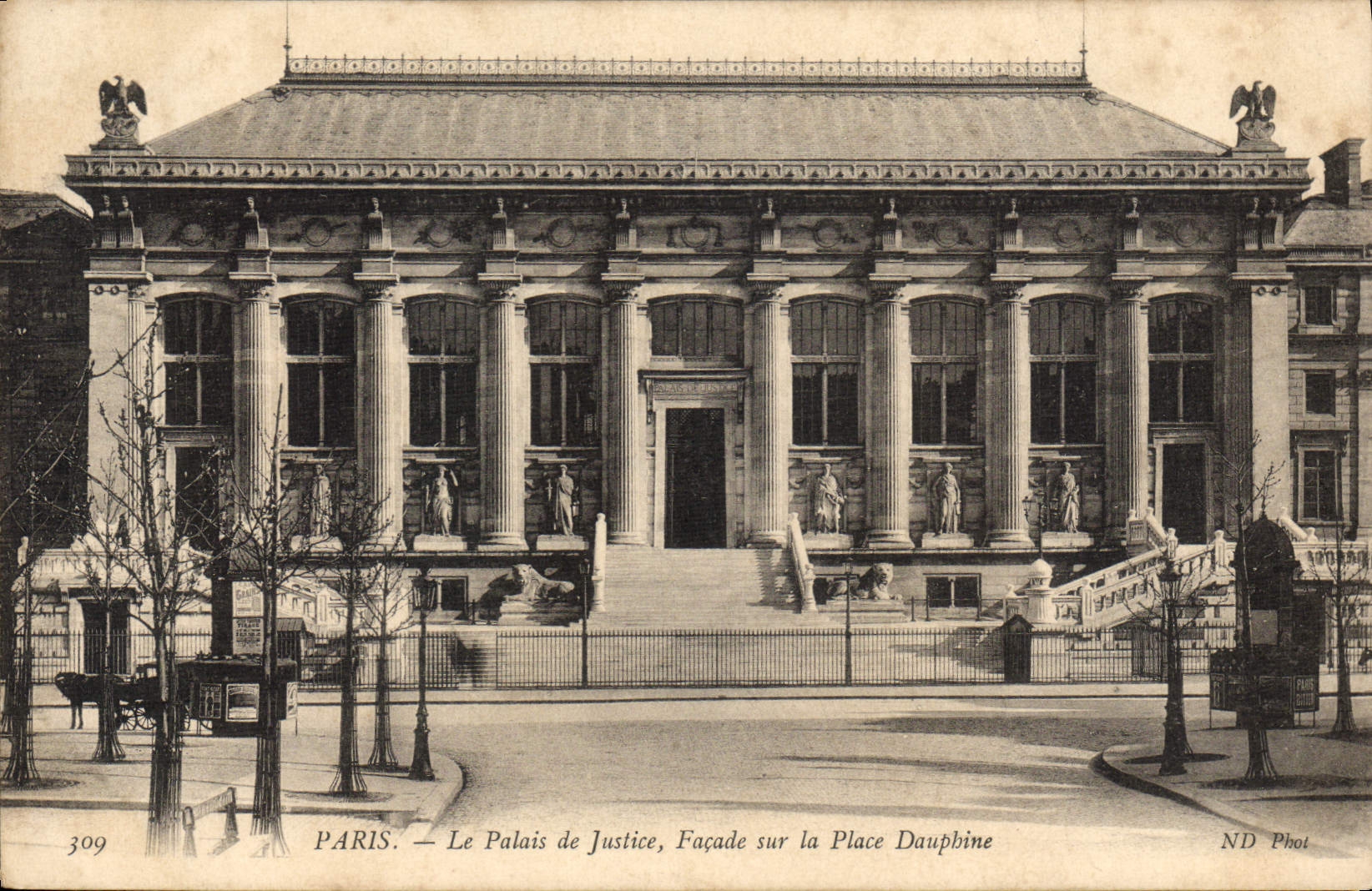 CPA Palais de Justice Facade sur la Place Dauphine Paris