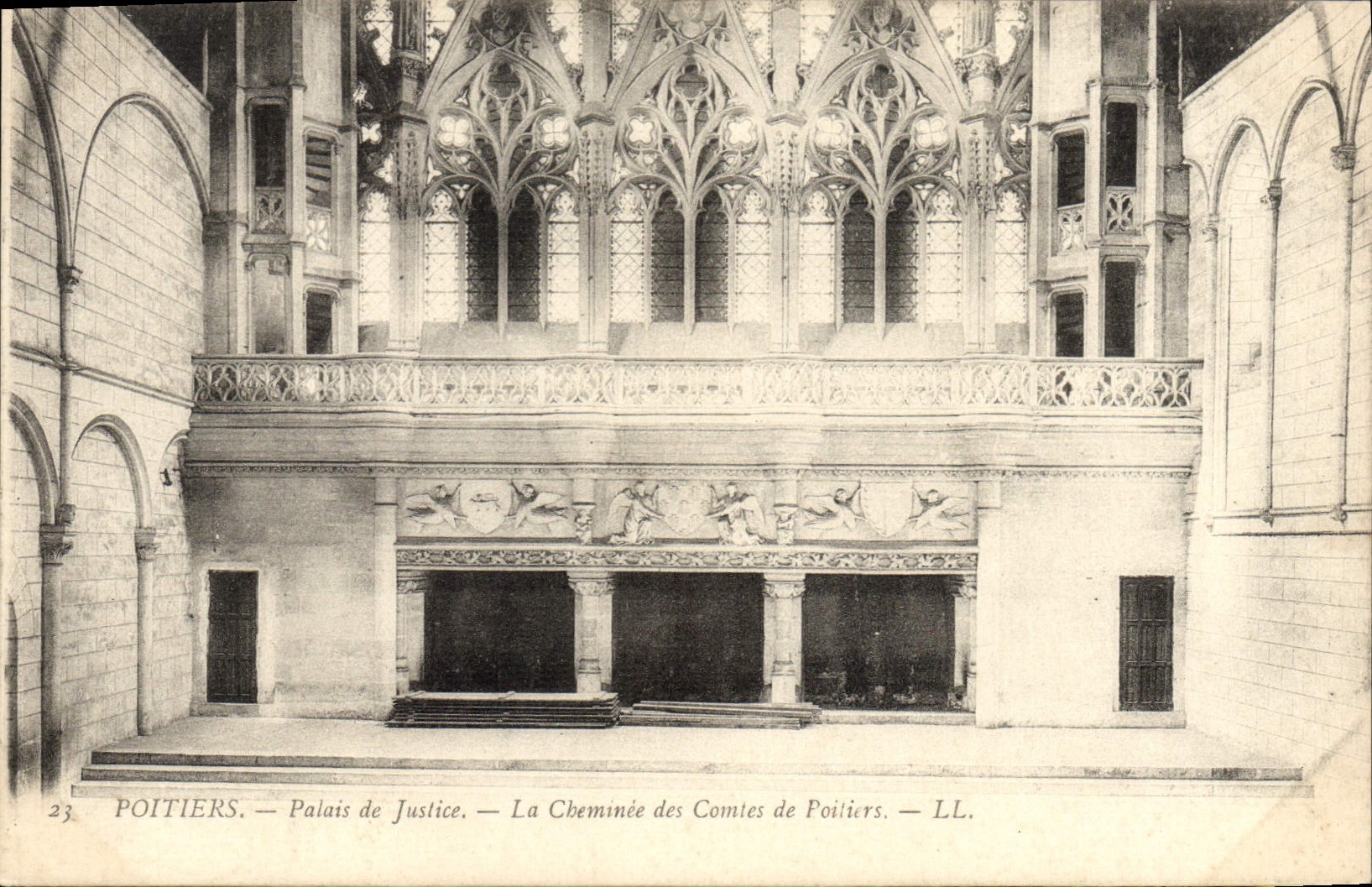 CPA Palais de Justice La cheminee des Comtes de Poitiers 