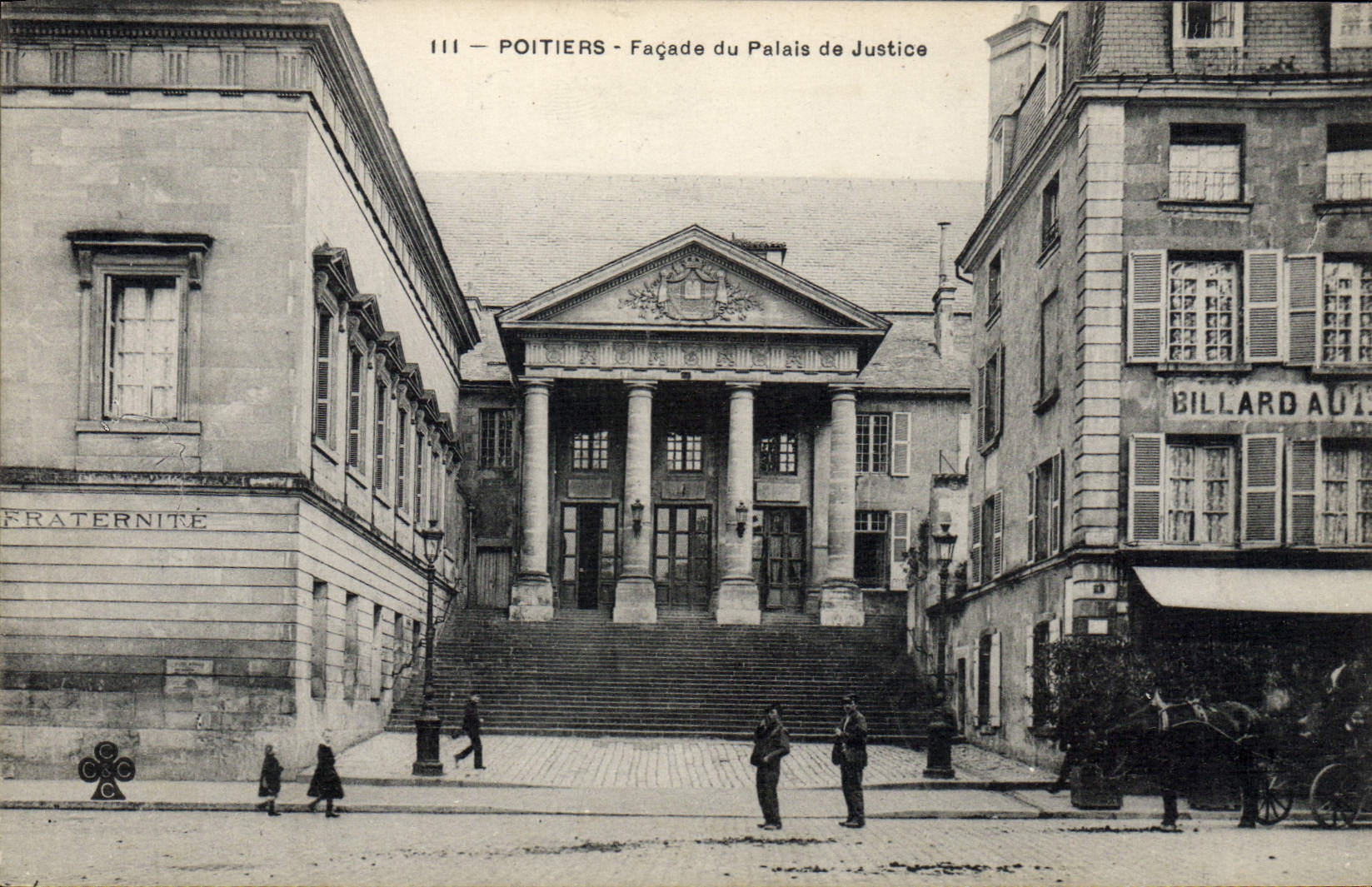 CPA Poitiers Facade du Palais de Justice