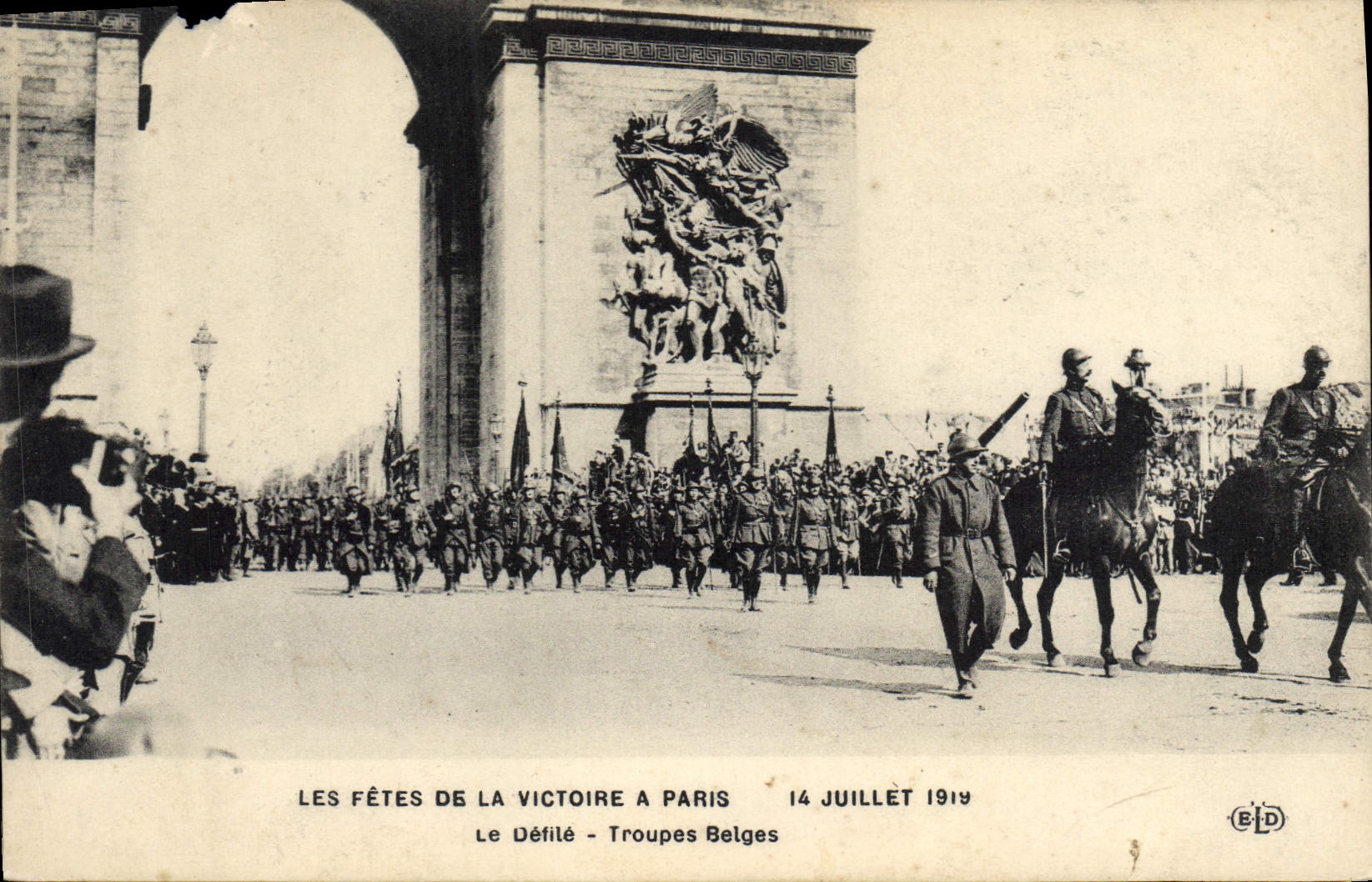 CPA Militaria Les Fetes de la Victoire a Paris 14 Juillet 1919 Le defile Troupes belges