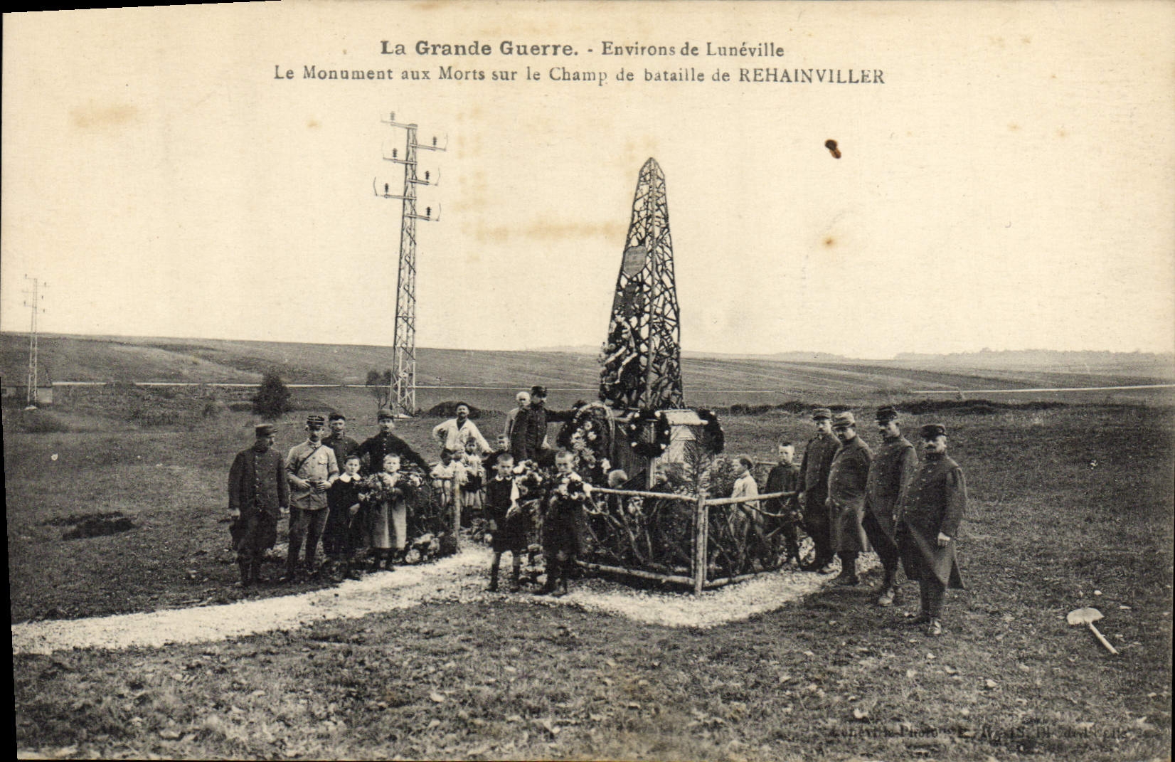 CPA Militaria La Grande Guerre Environs de Luneville Le monument aux morts sur le champ de bataille 
