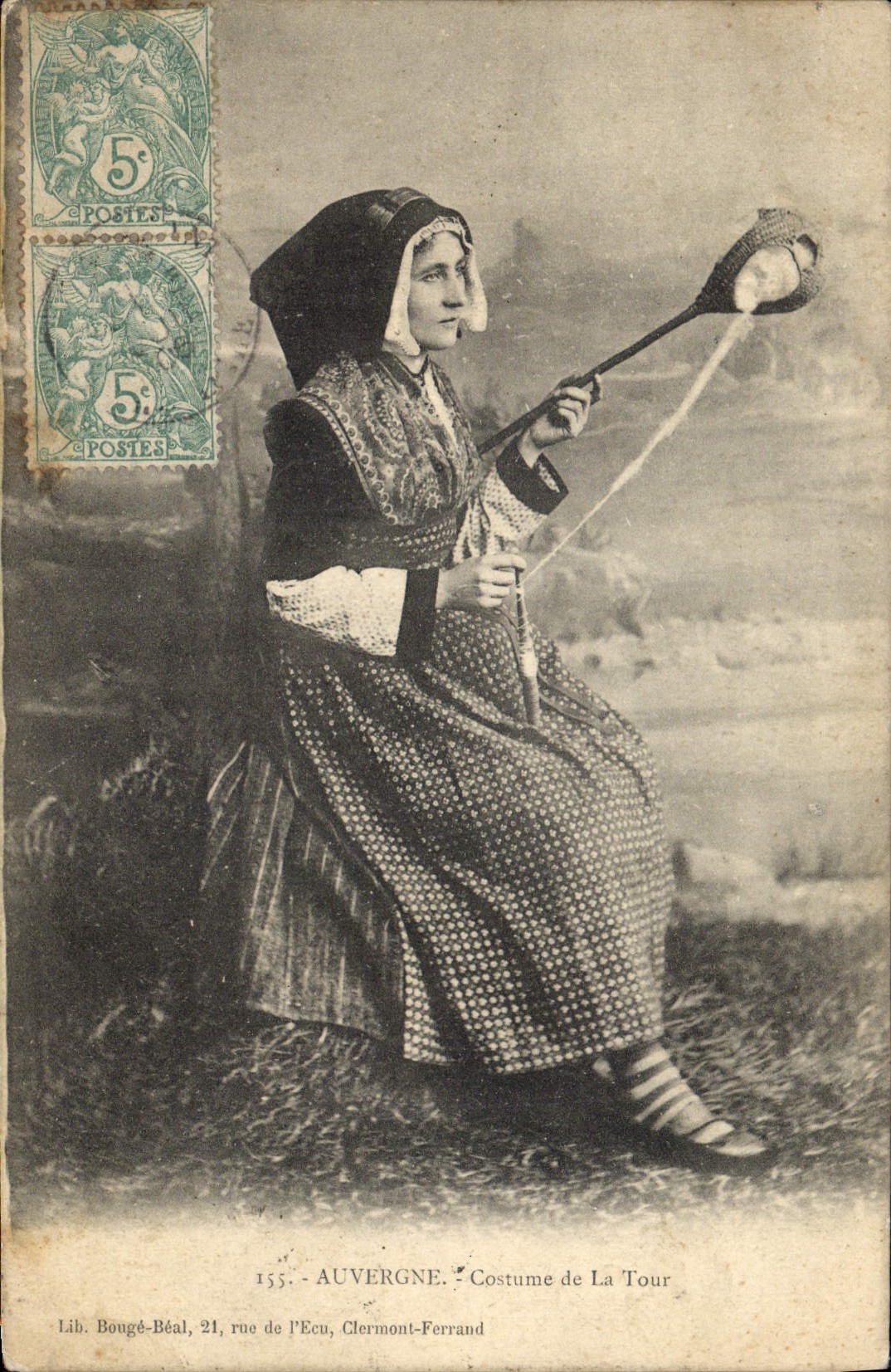 CPA Folklore Auvergne costume de la Tour 