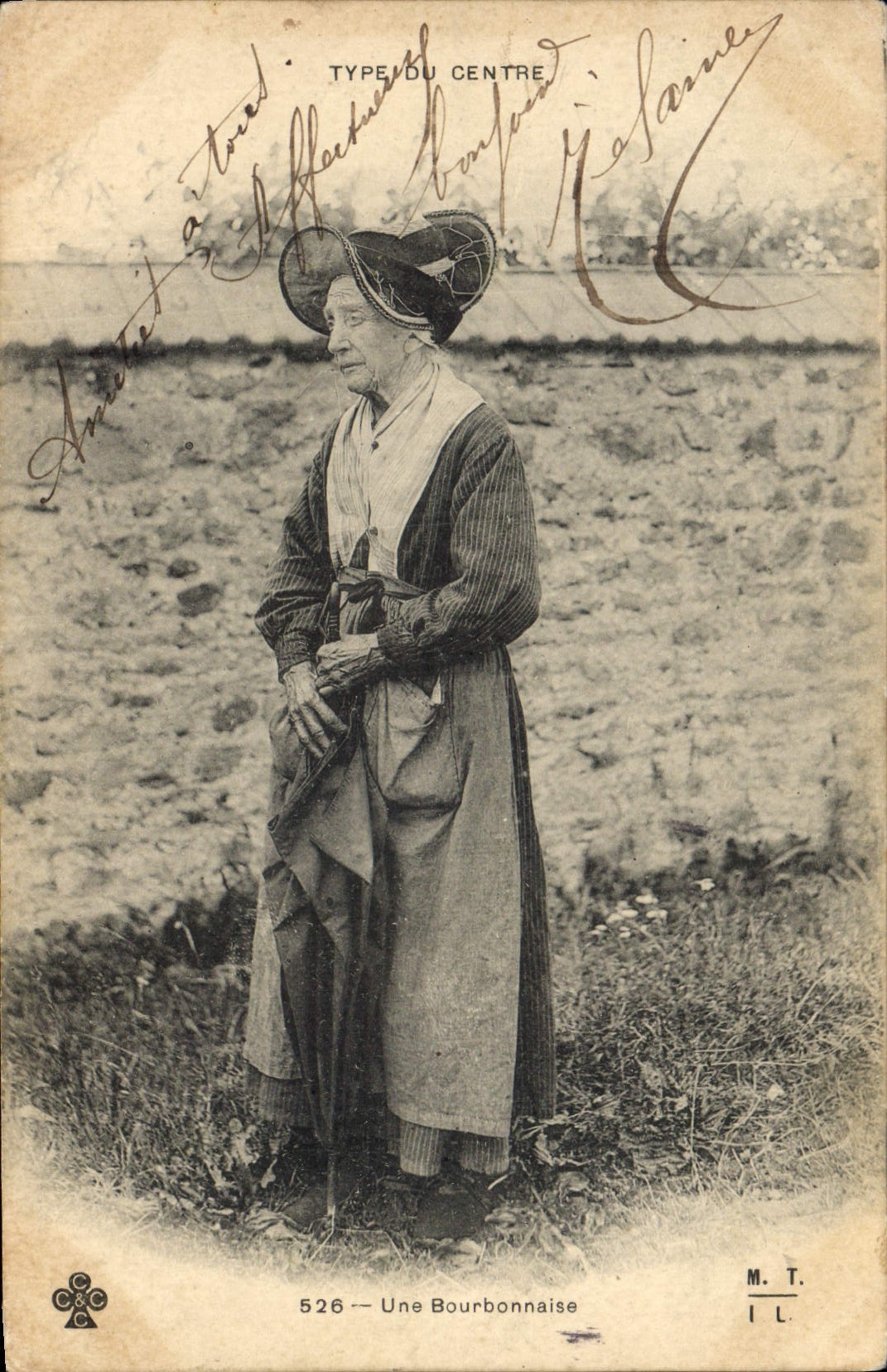 CPA Folklore Type du centre une Bourbonnaise 