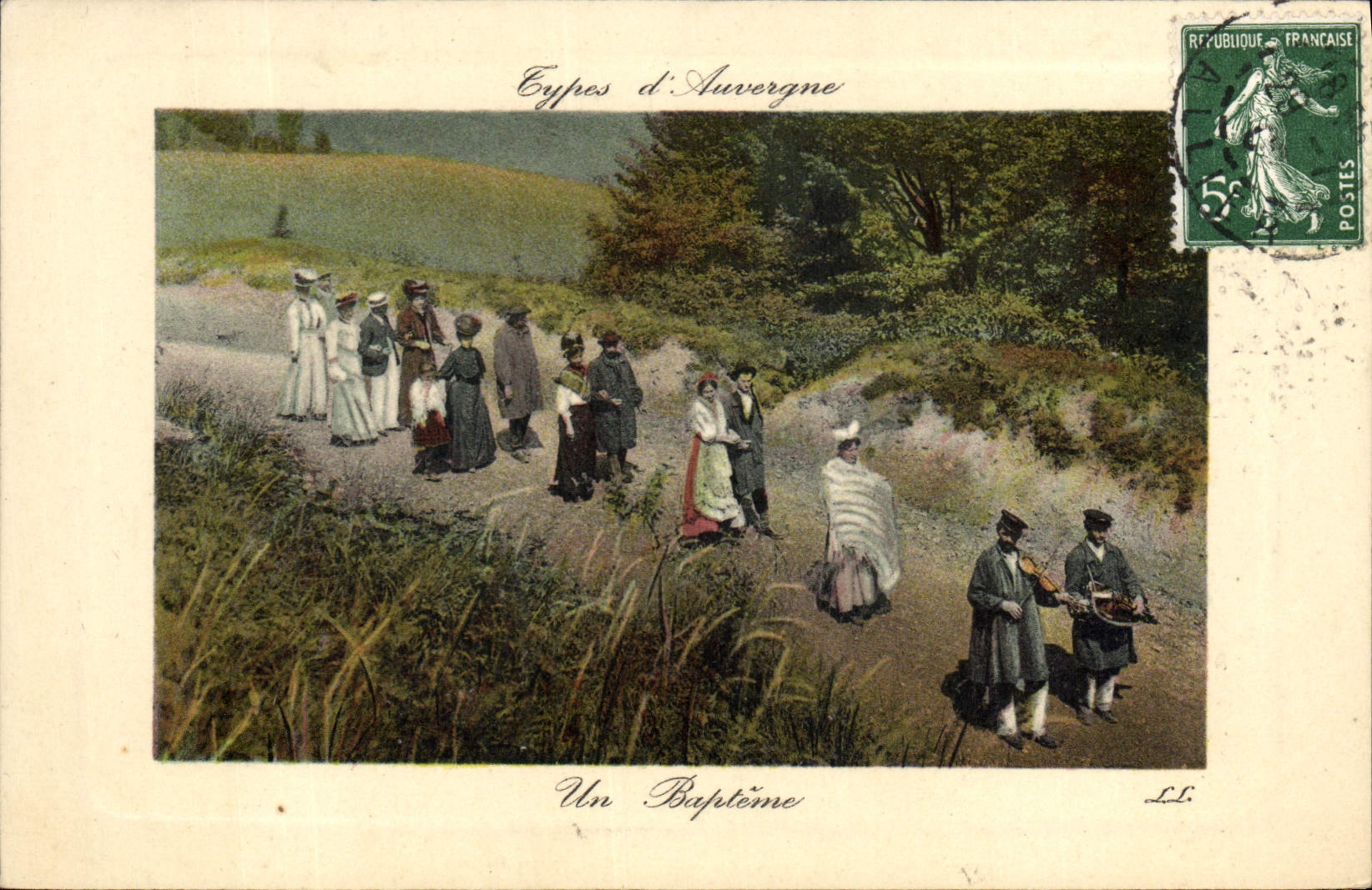 CPA Folklore Types d'Auvergne un Bapteme
