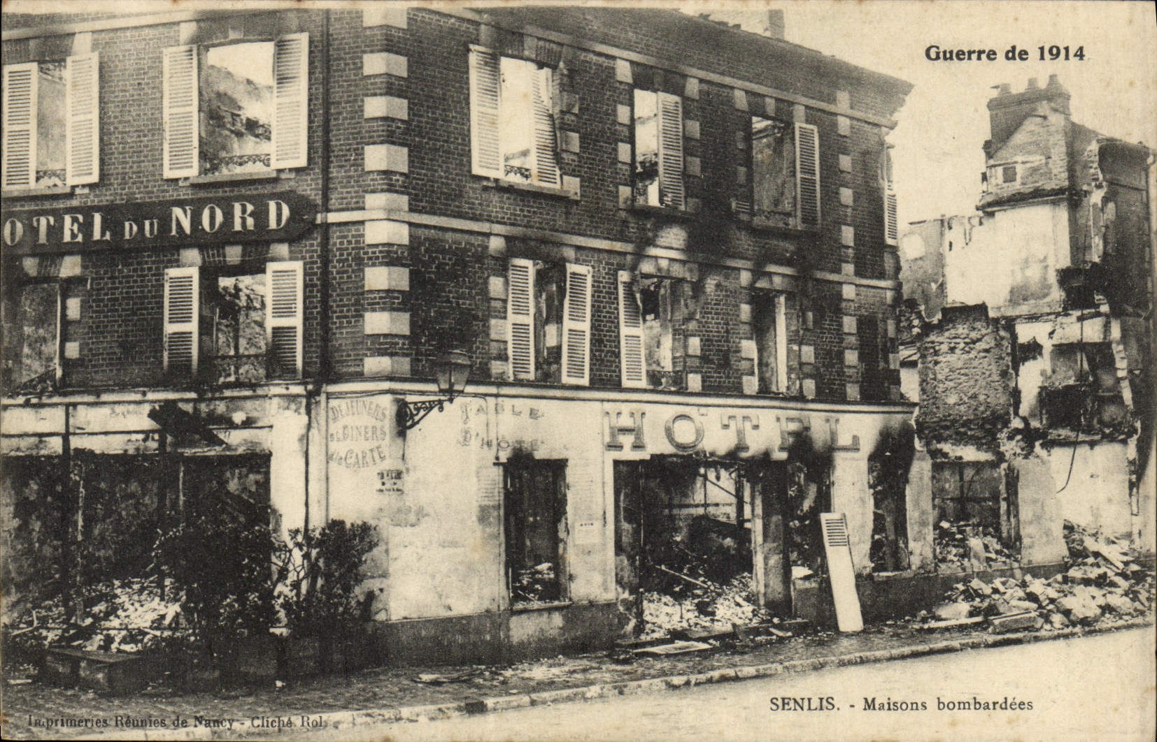 CPA Militaria Guerre de 1914 Senlis Maisons bombardees 