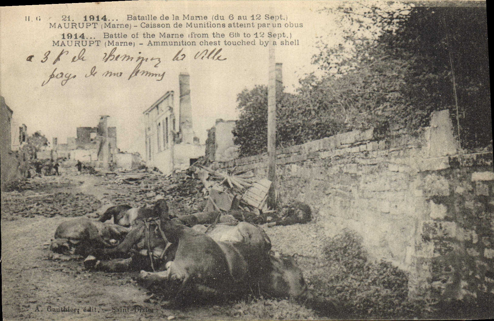 CPA Militaria Bataille de la Marne du 6 au 12 Sept 1914 Maurupt Caisson de Munitions atteint par un 