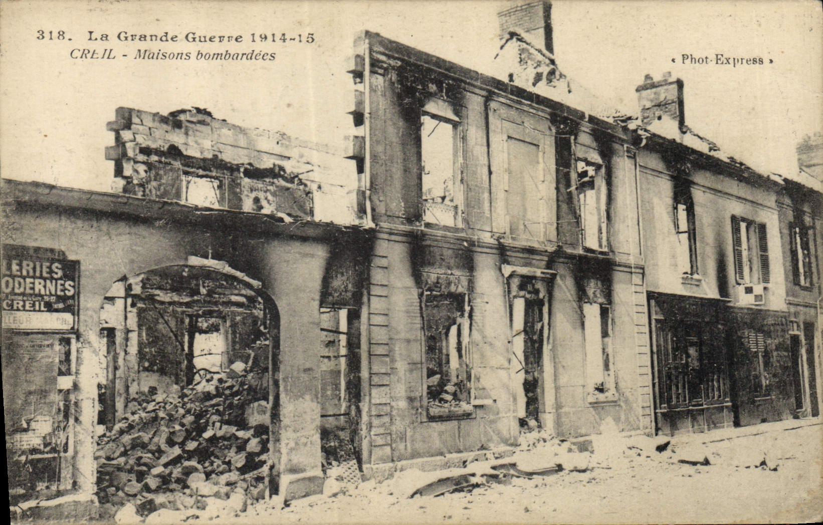 CPA Militaria La Grande Guerre 1914 15 Creil Maisons bombardees 