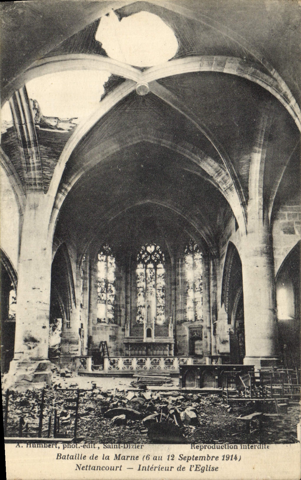 CPA Militaria Bataille de la Marne 6 au 12 Septembre 1914 Nettancourt interieur de l'Eglise 