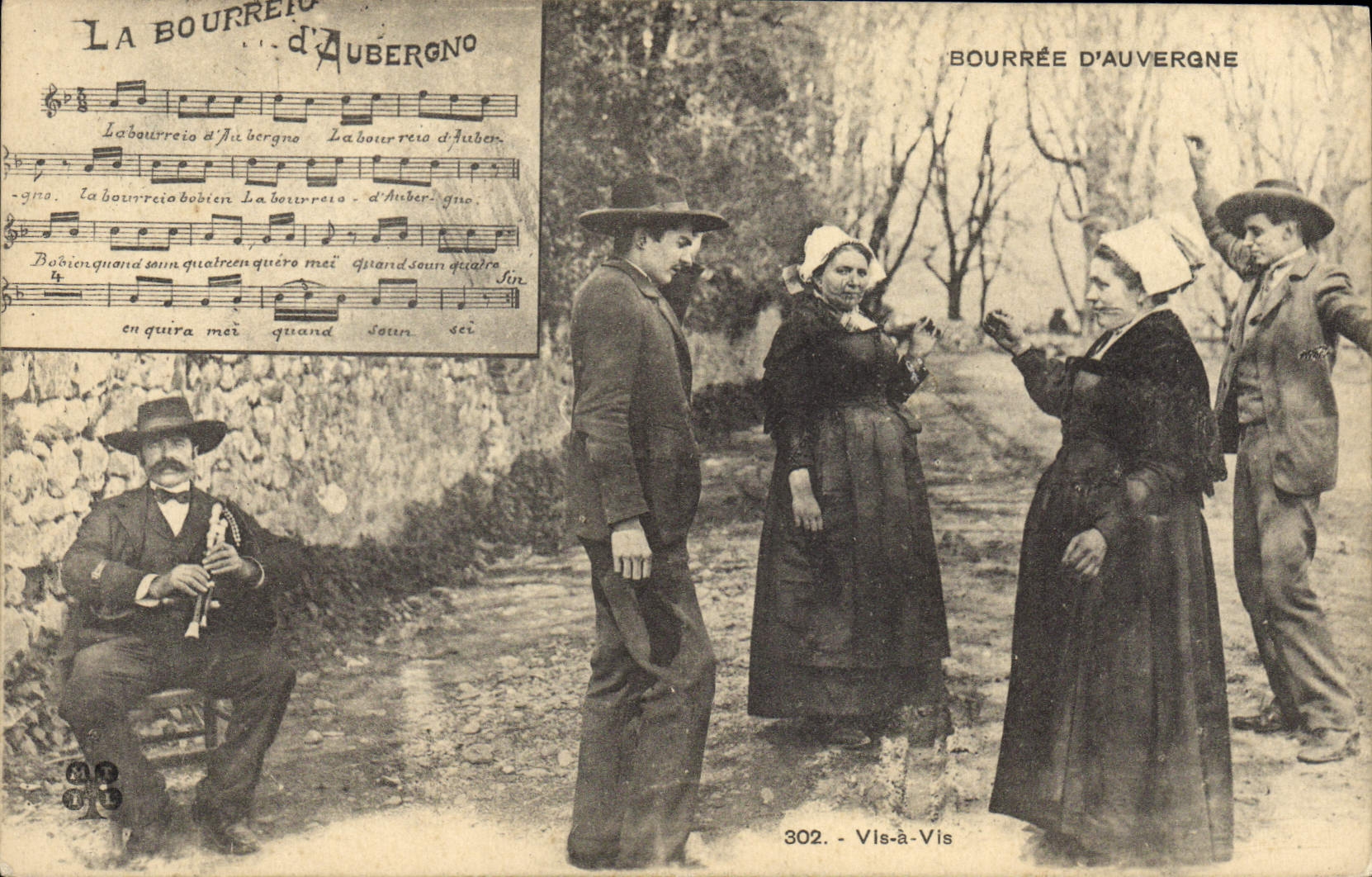 CPA Folklore Bouree d'Auvergne vis a vis 