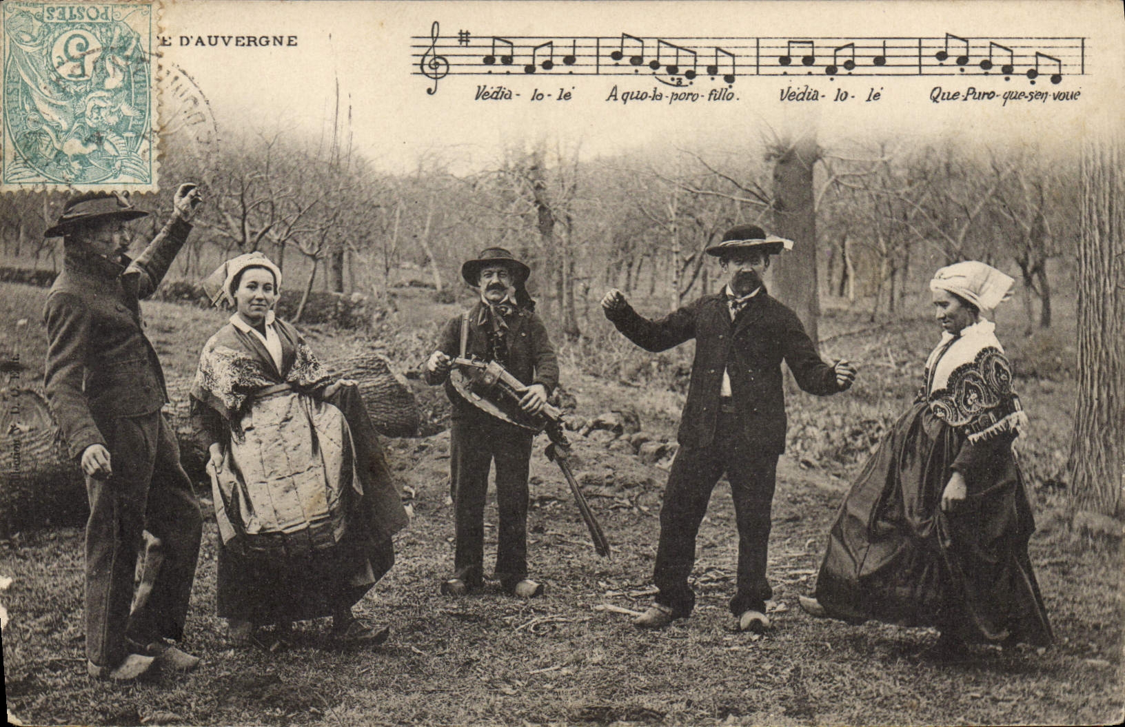 CPA Folklore Bourree D'Auvergne 