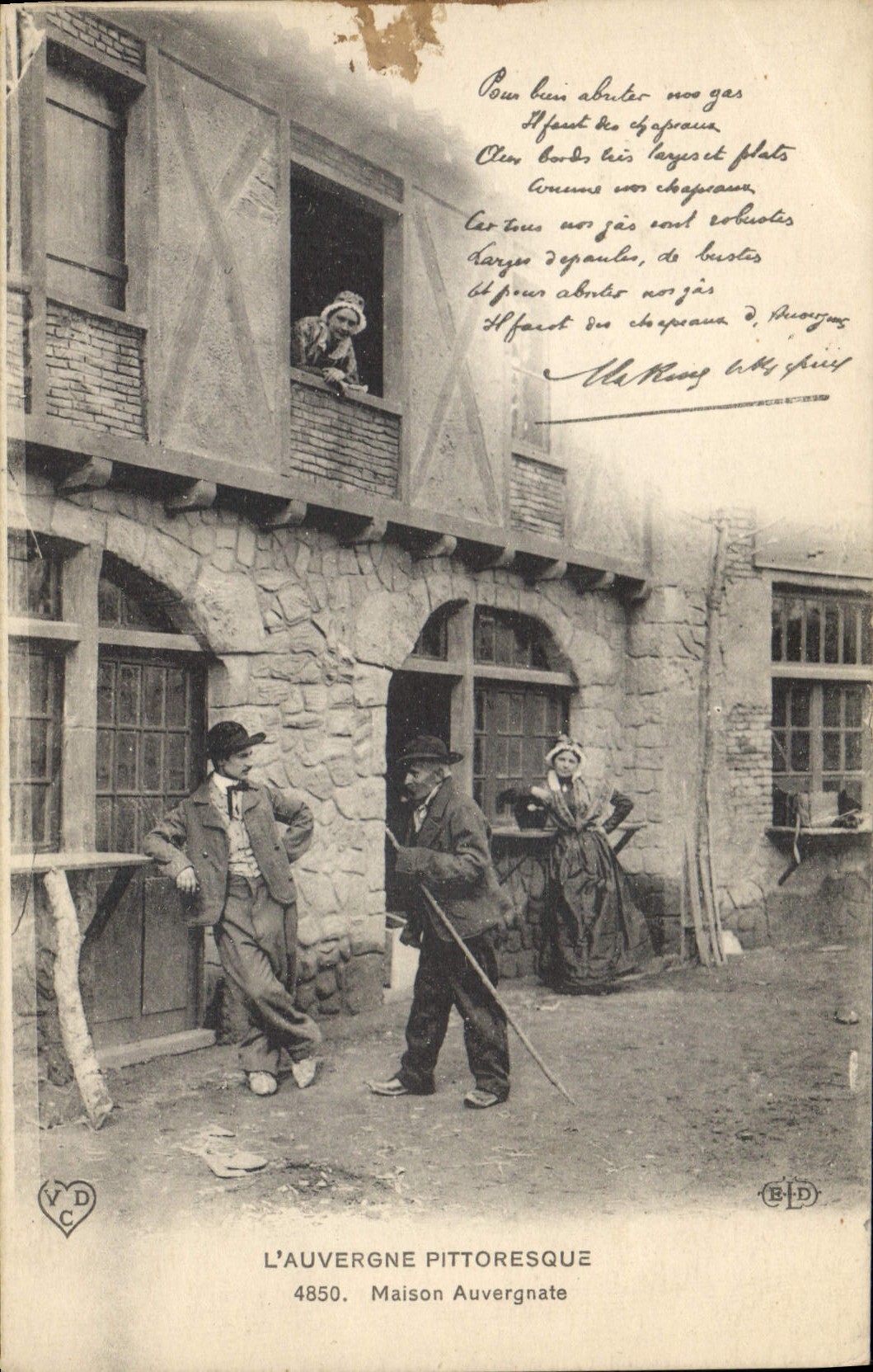 CPA Folklore L'Auvergne Pittoresque maison Auvergnate