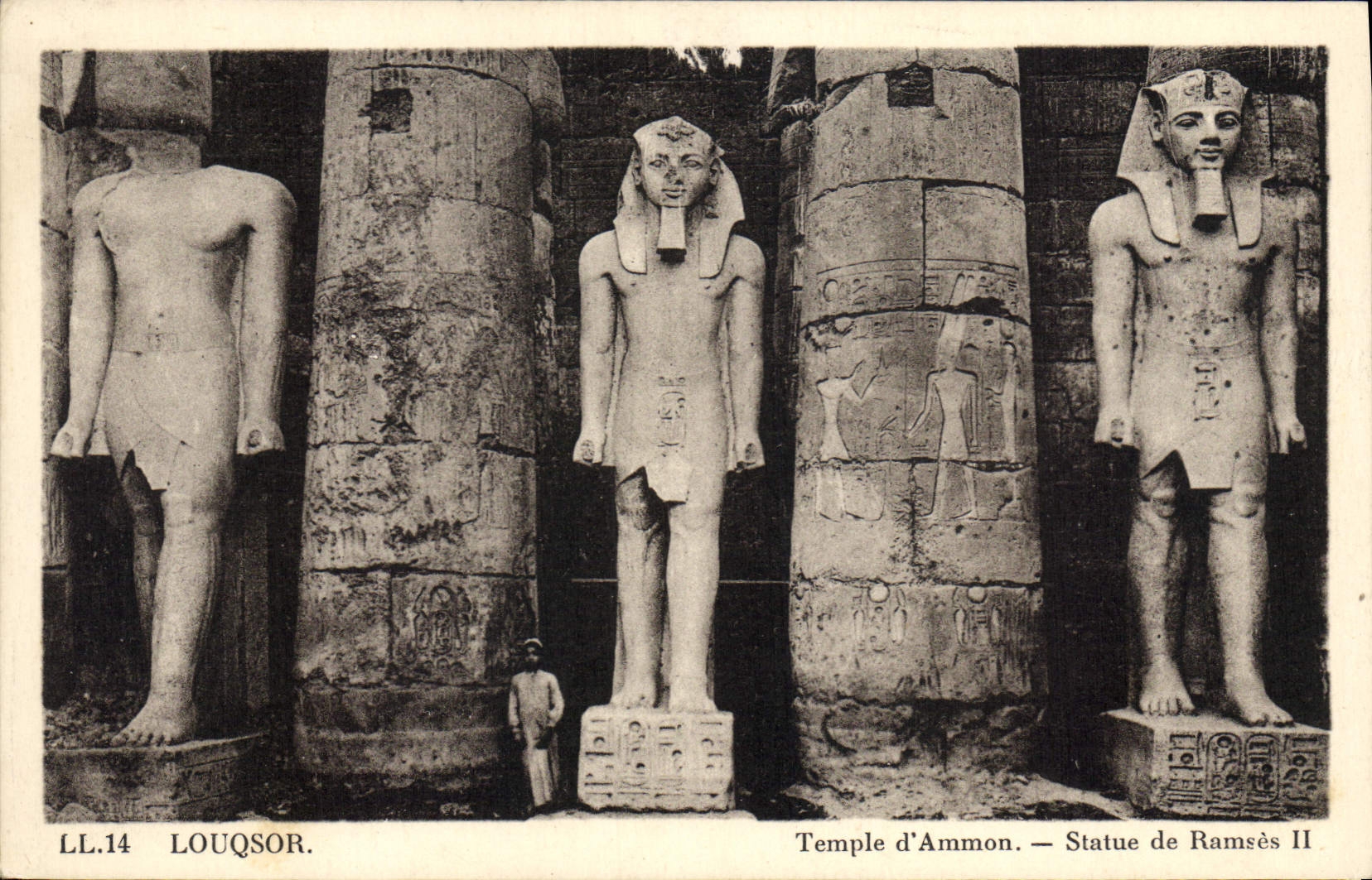 CPA Egypt Egypte Louqsor Temple d'Ammon Statue de Ramses II