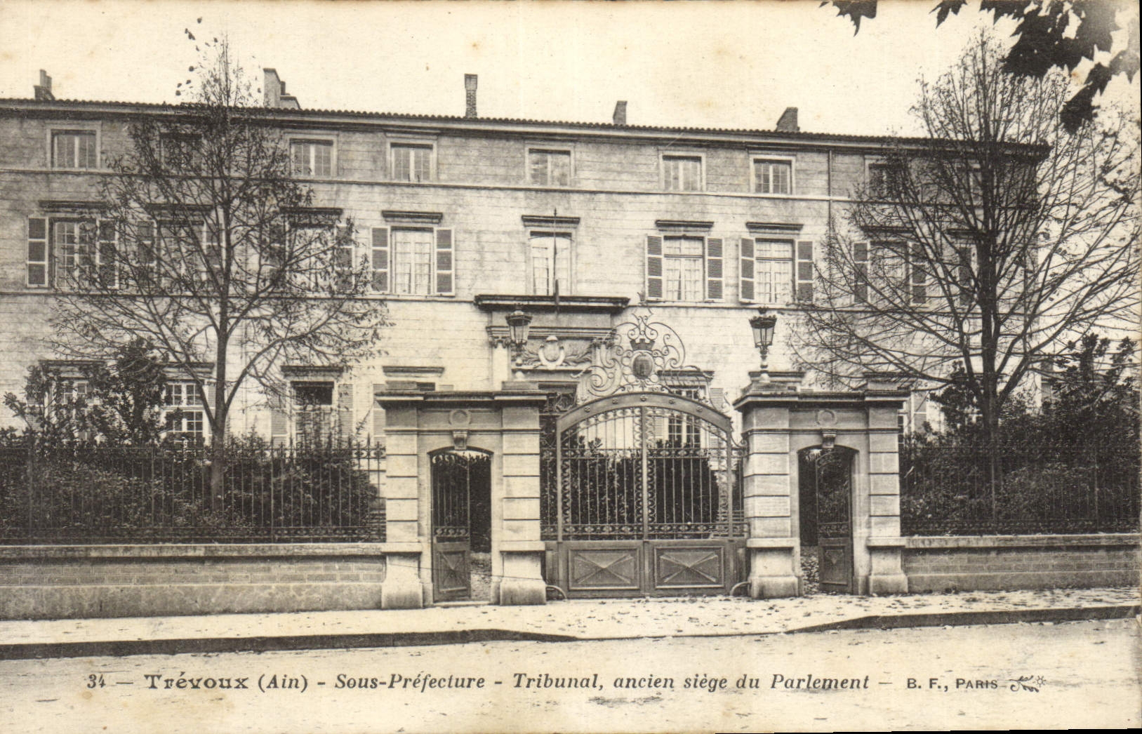 CPA Trevoux Ain Sous Prefecture Tribunal ancien siege du Parlement 