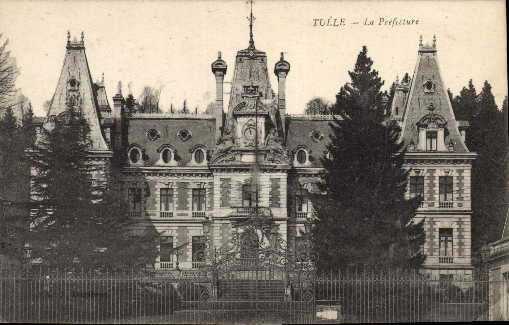 CPA Tulle La Prefecture 