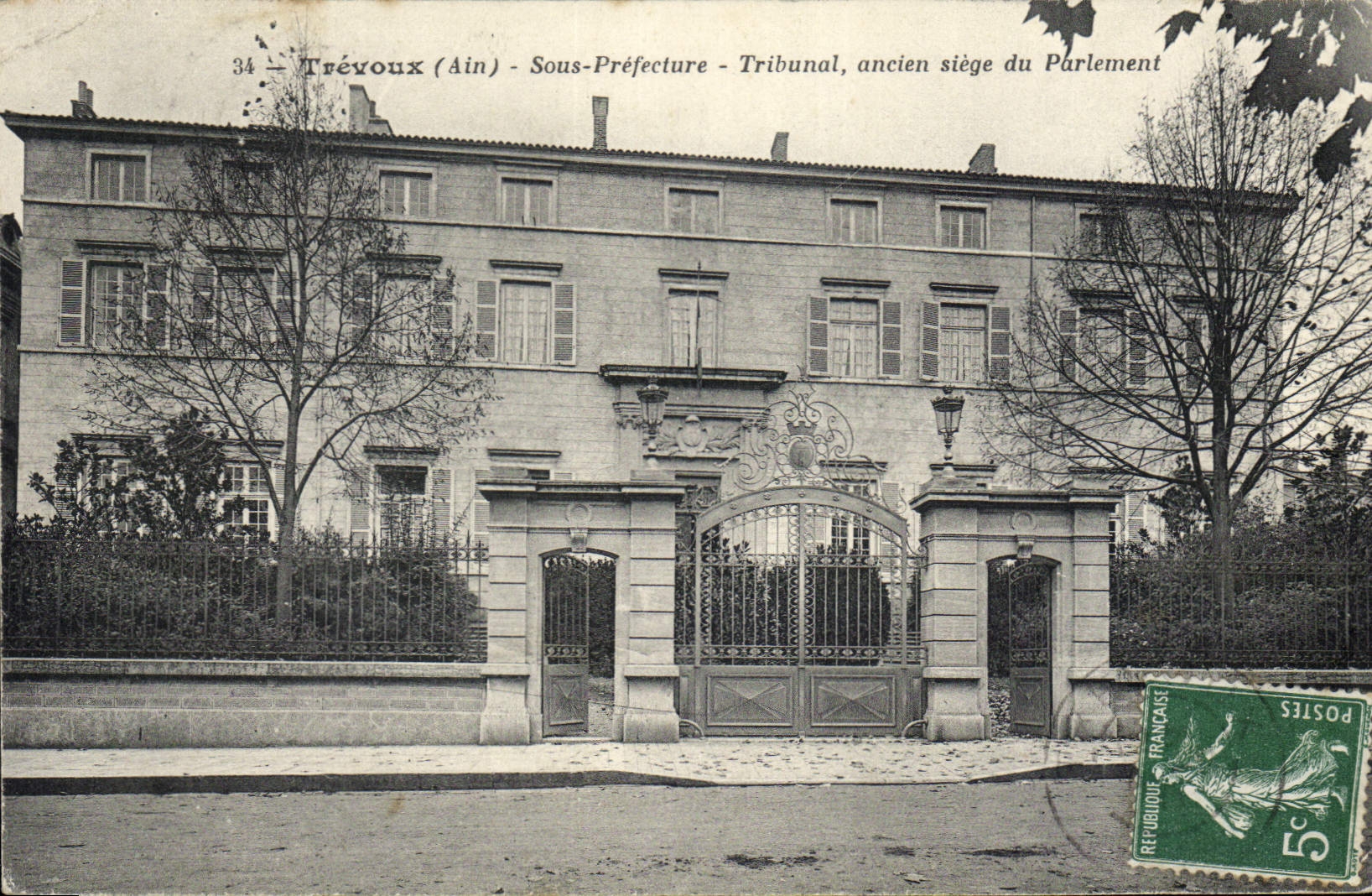 CPA Trevoux Ain Sous Prefecture Tribunal ancien siege du Parlement 