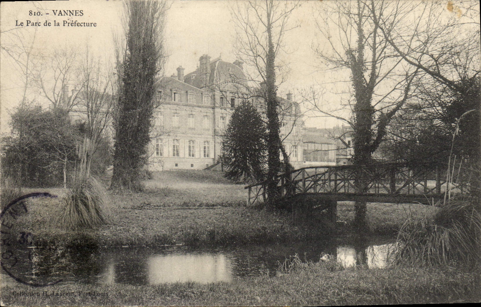CPA Vannes Le Parc de la Prefecture 