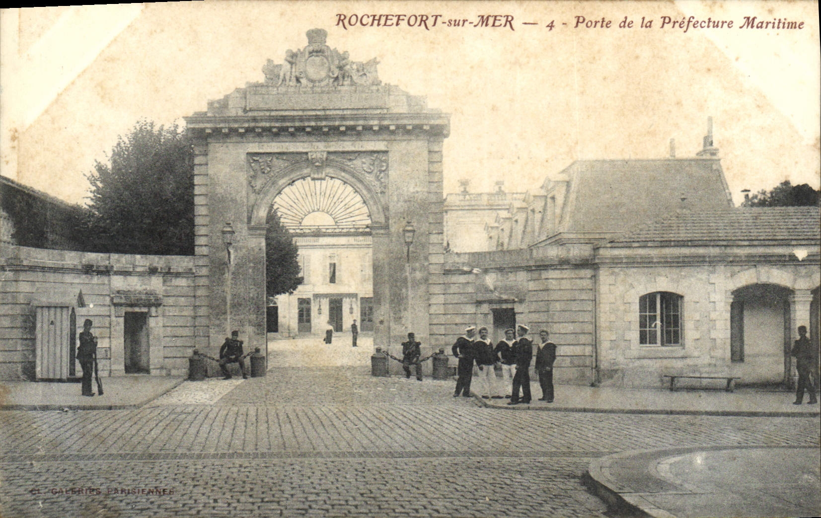 CPA Rochefort sur mer porte de la prefecture Maritime