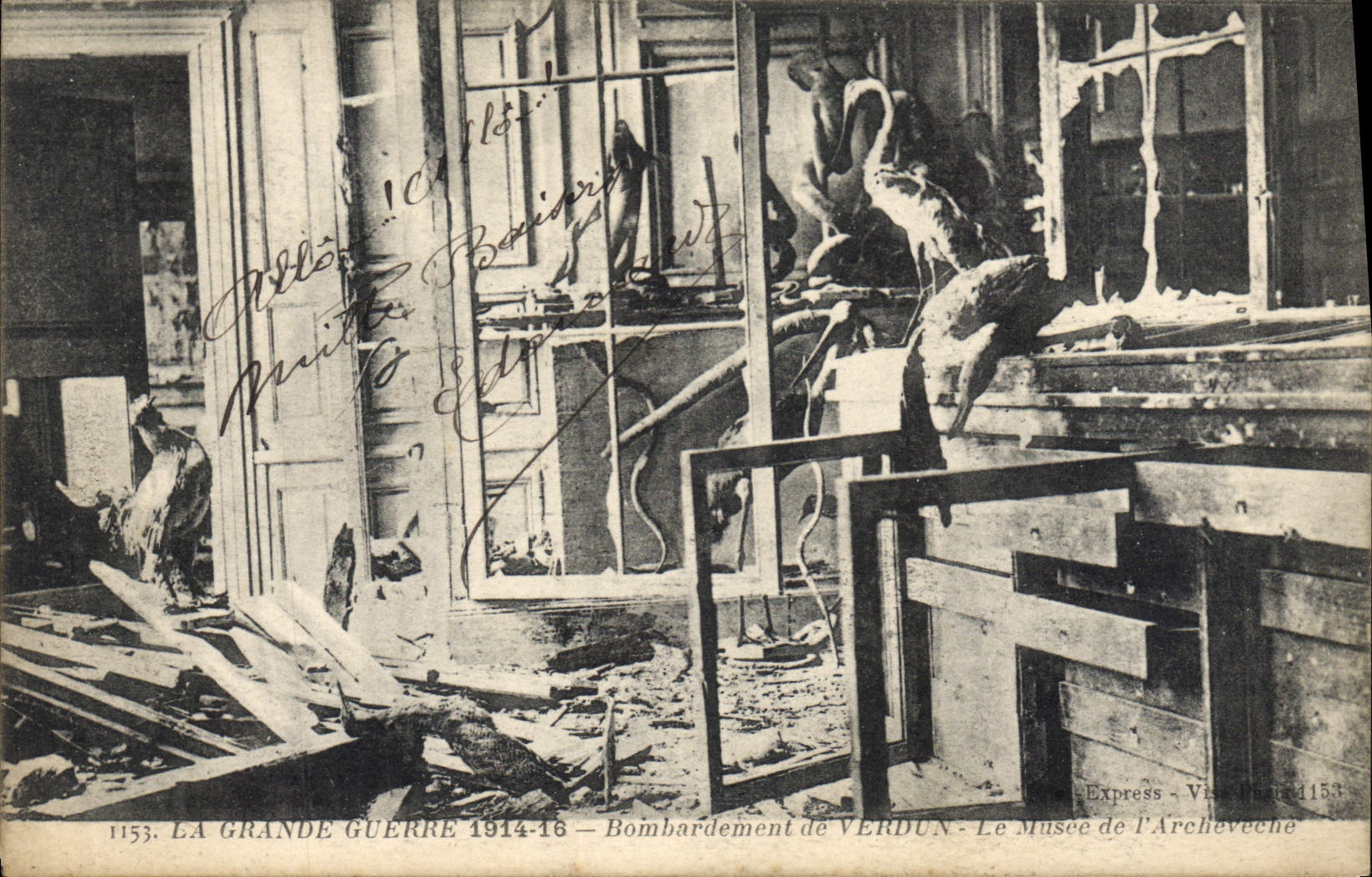 CPA Militaria La grande guerre 1914 16 bombardement de Verdun le Musee de l'archeveche 